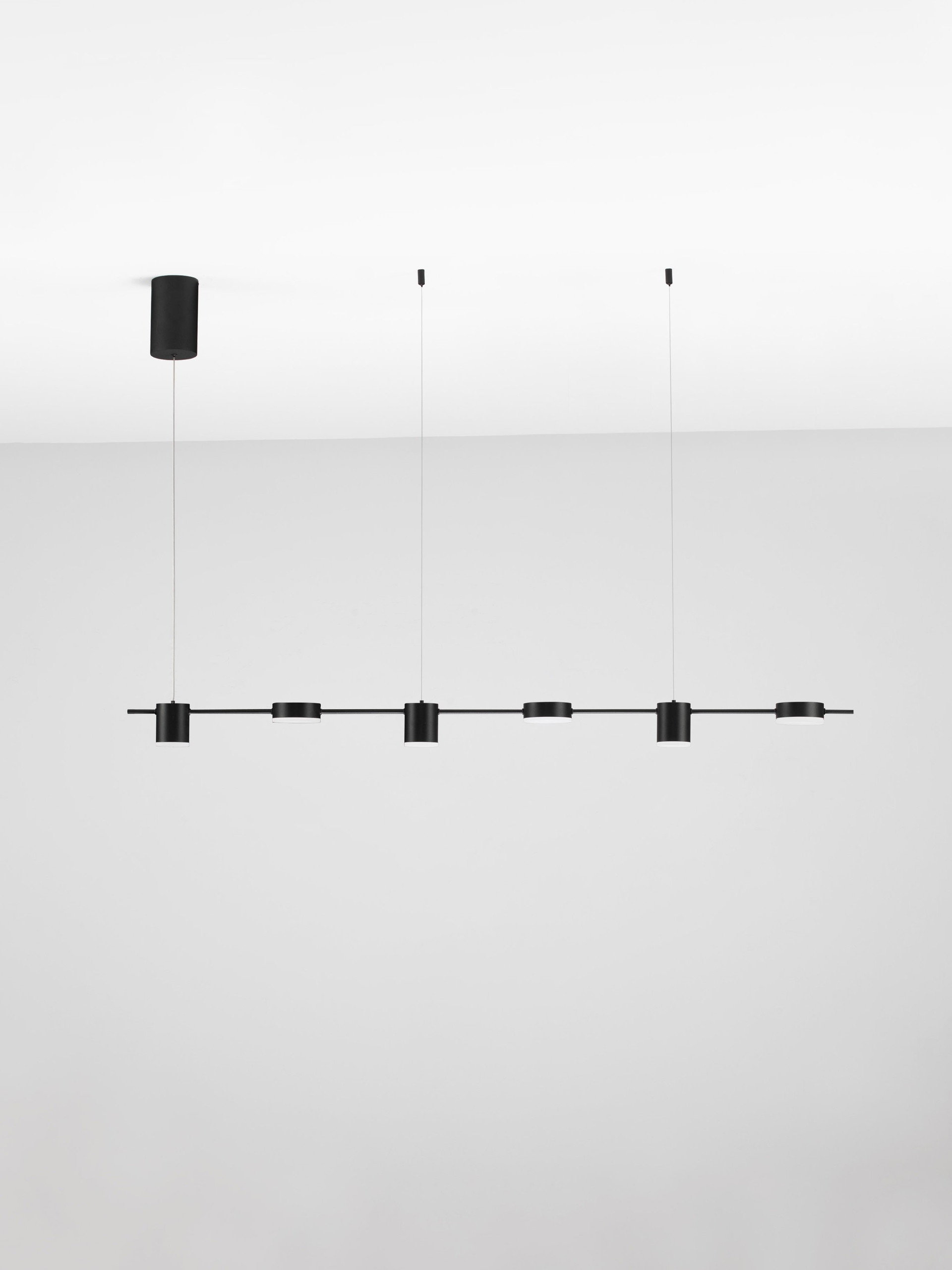 RIAZ | L 150 W 10 H 120 cm | 29 W | 3000/2700/4000 K | 1418 lm | IP20 | Black | Aluminum/Acrylic