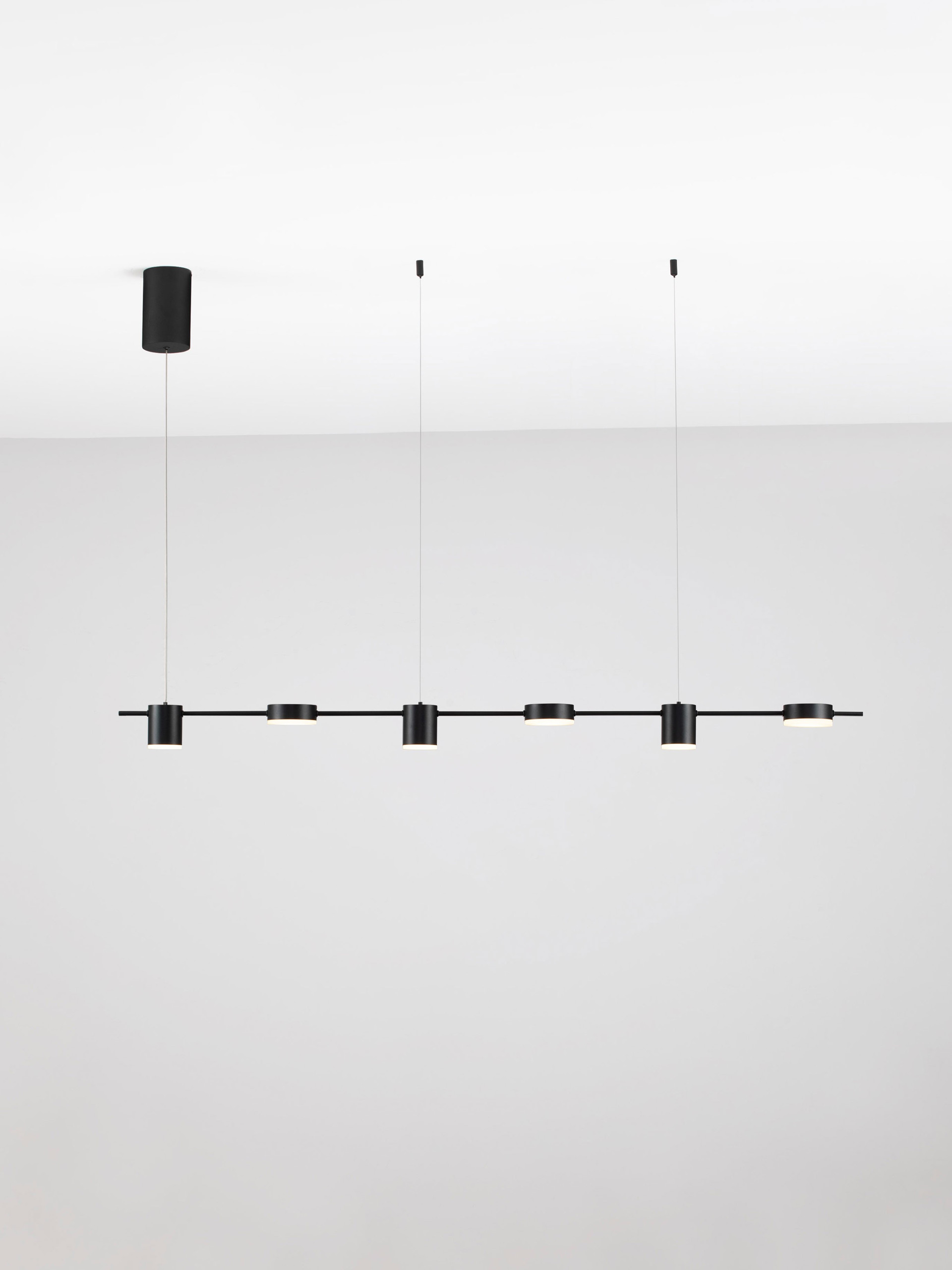 RIAZ | L 150 W 10 H 120 cm | 29 W | 3000/2700/4000 K | 1418 lm | IP20 | Black | Aluminum/Acrylic