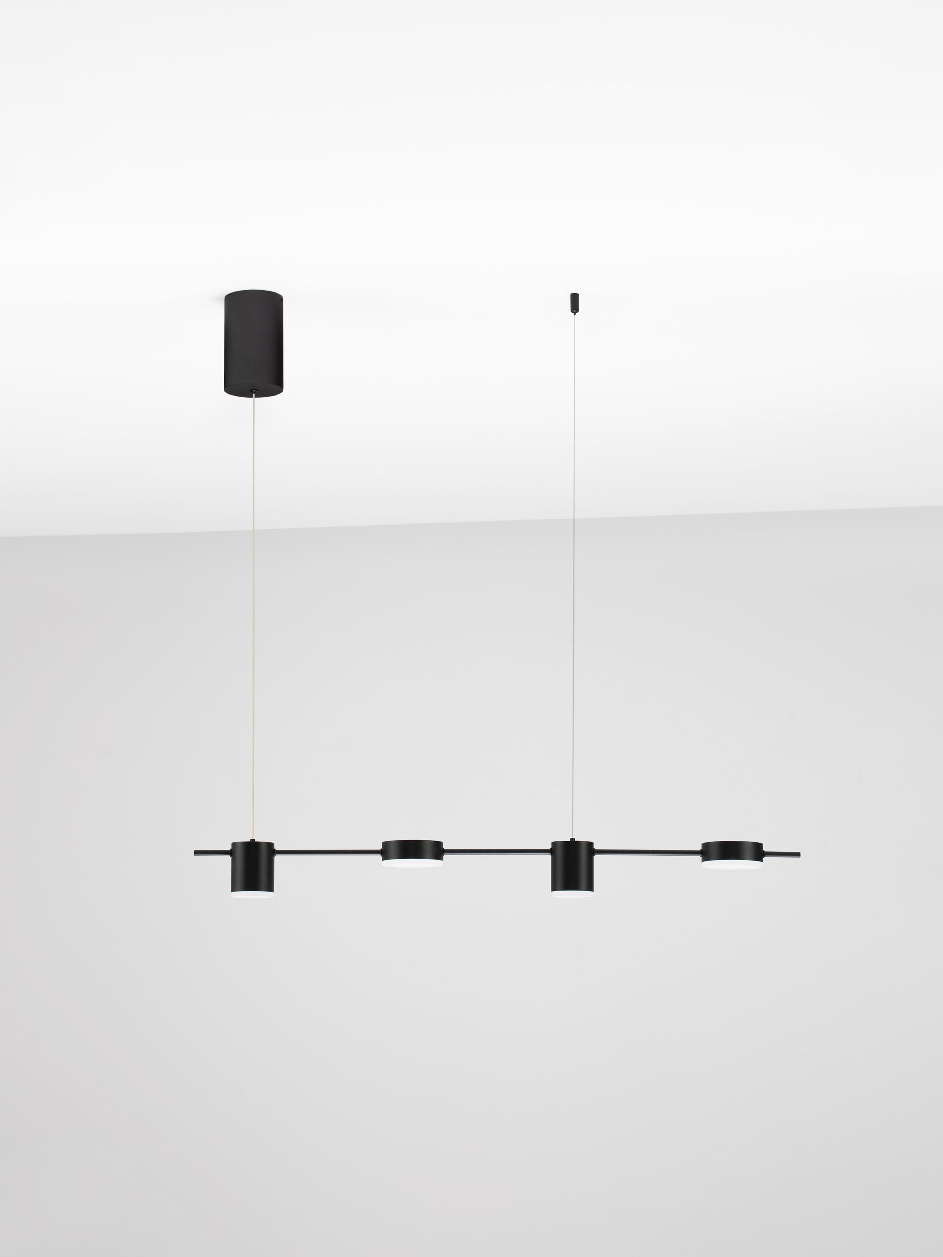 RIAZ | L 98.5 W 10 H 120 cm | 20 W | 3000/2700/4000 K | IP20 | Black | Aluminum/Acrylic