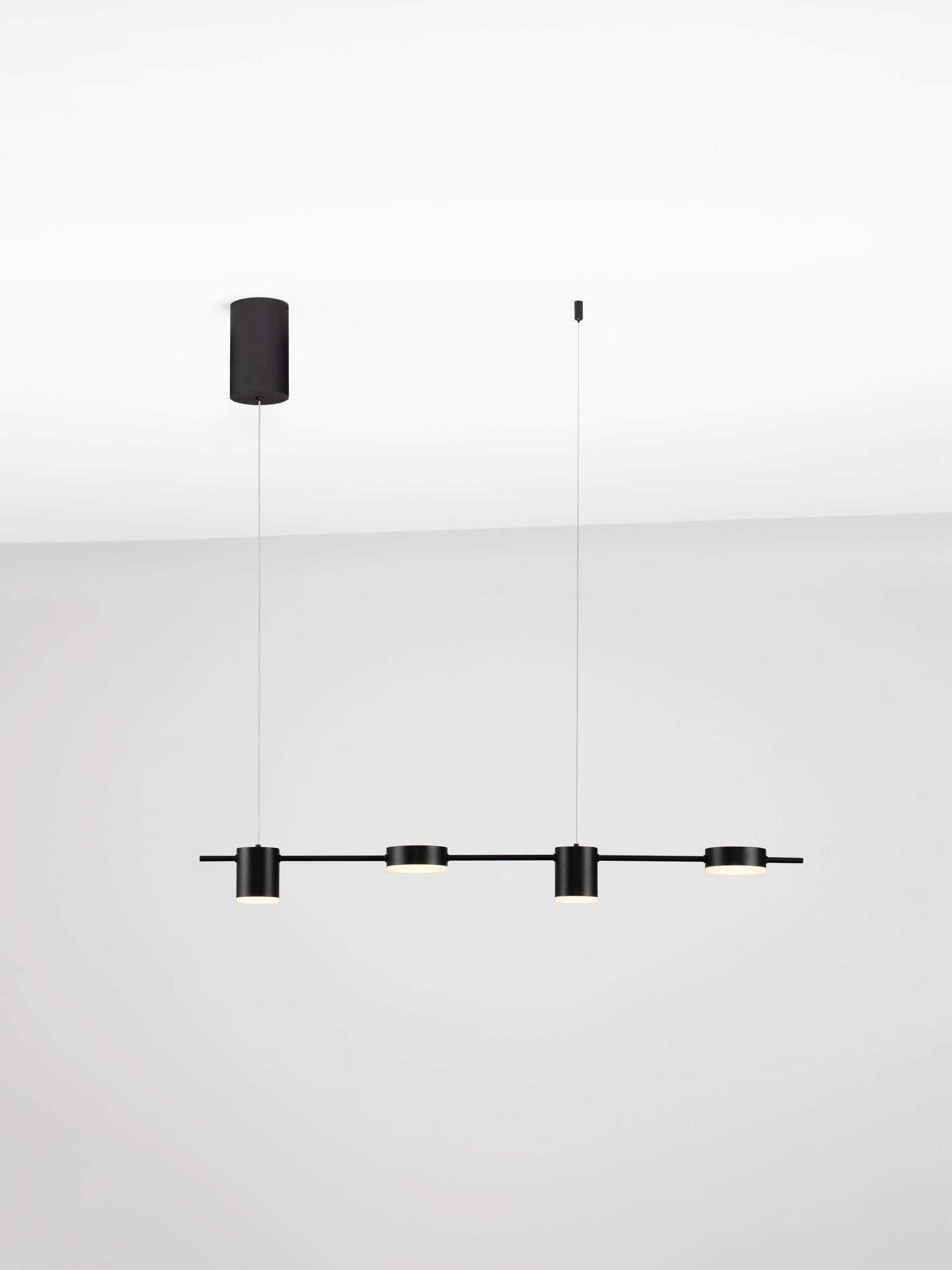 RIAZ | L 98.5 W 10 H 120 cm | 20 W | 3000/2700/4000 K | IP20 | Black | Aluminum/Acrylic