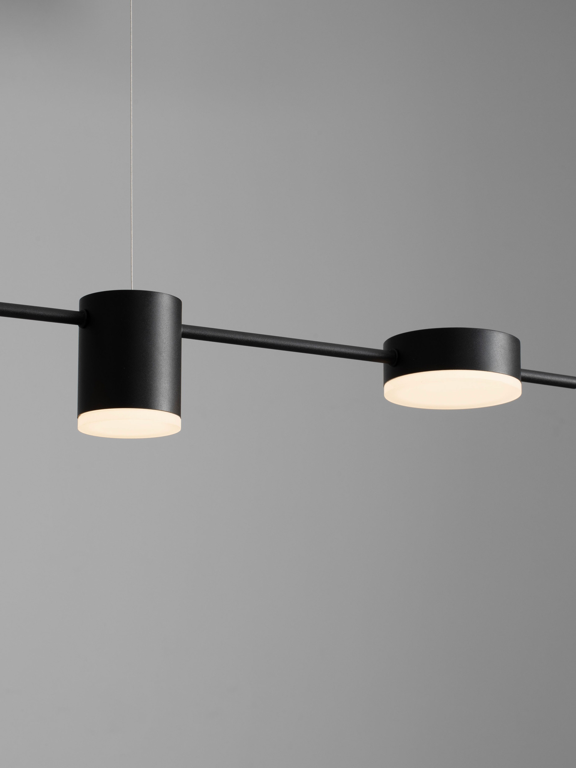 RIAZ | L 98.5 W 10 H 120 cm | 20 W | 3000/2700/4000 K | IP20 | Black | Aluminum/Acrylic