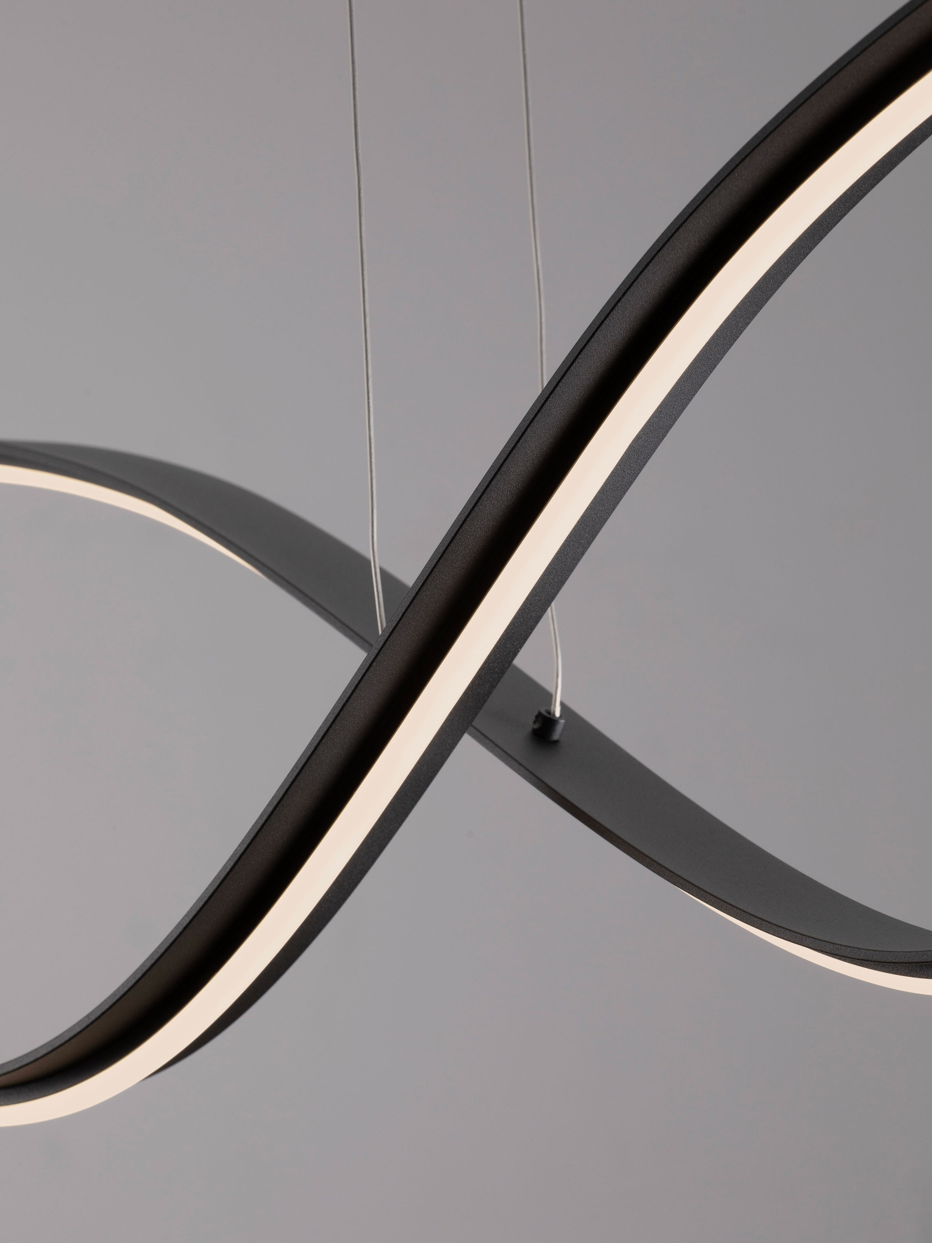 BRIO | L 115 W 8 H 120 cm | 27 W | 3000/2700/4000 K | 1145 lm | IP20 | Black | Aluminum/Acrylic