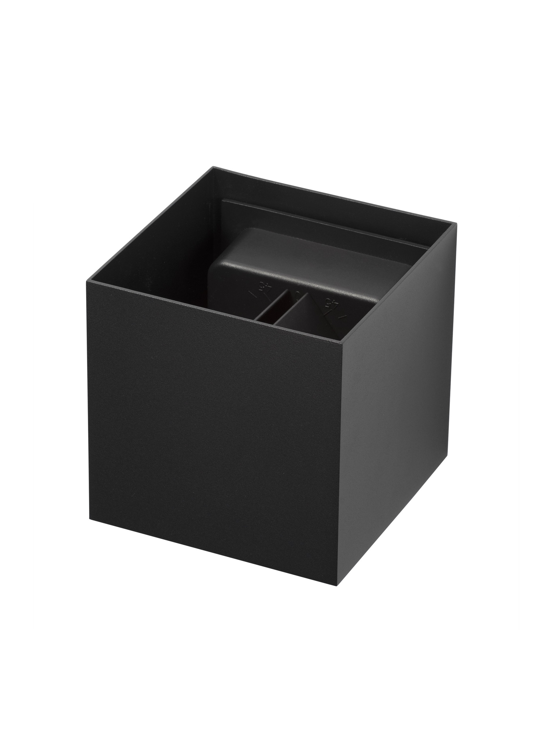 EPIC | L 15 W 15 H 15 cm | 20 W | 3000 K | 1950 lm | IP54 | Black | Aluminum
