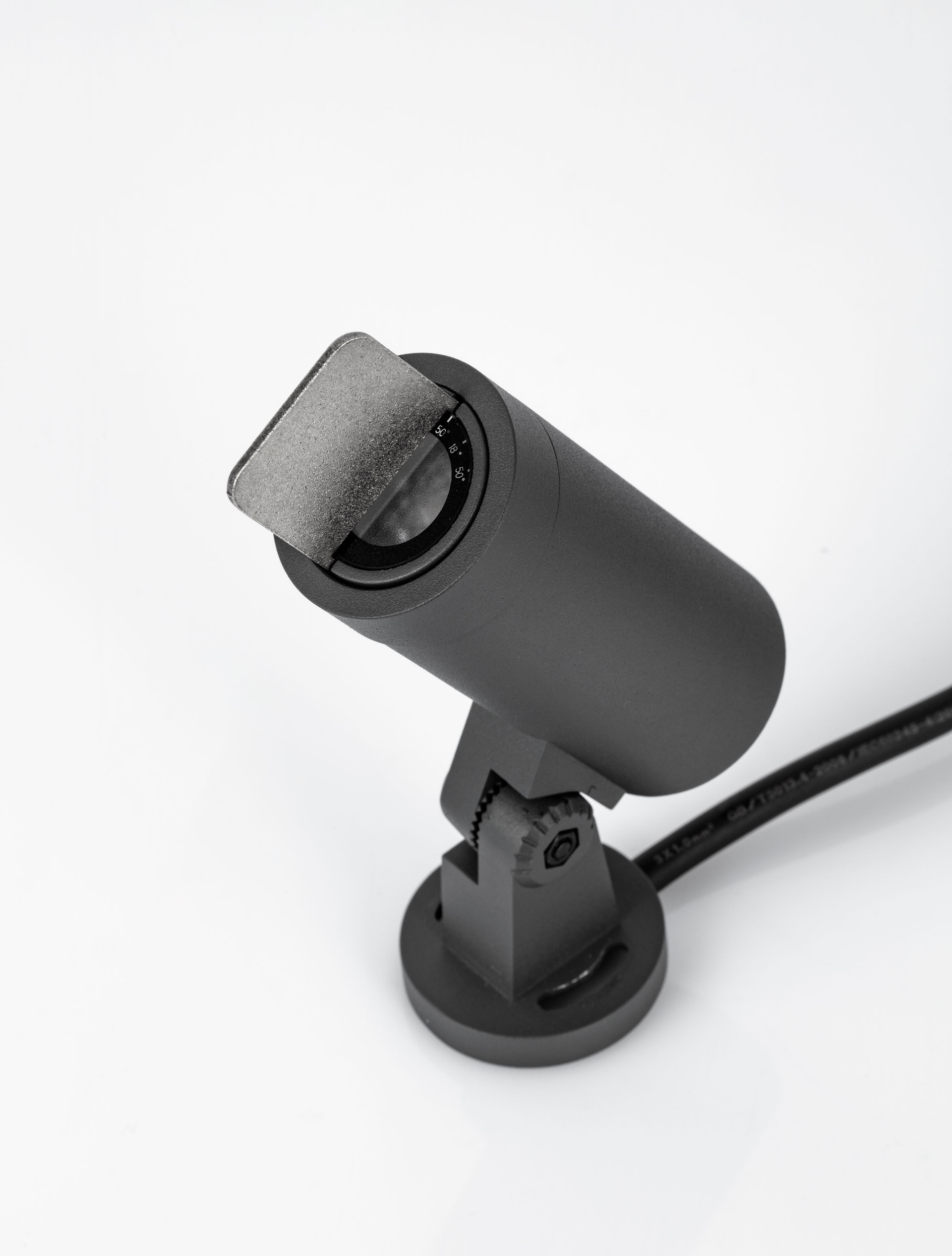 Law InOut B27-5W-A20 | L 10.2 W 4.5 H 9.4 cm | 5 W | 2700 K | 206 lm | IP65 | Black | Aluminum