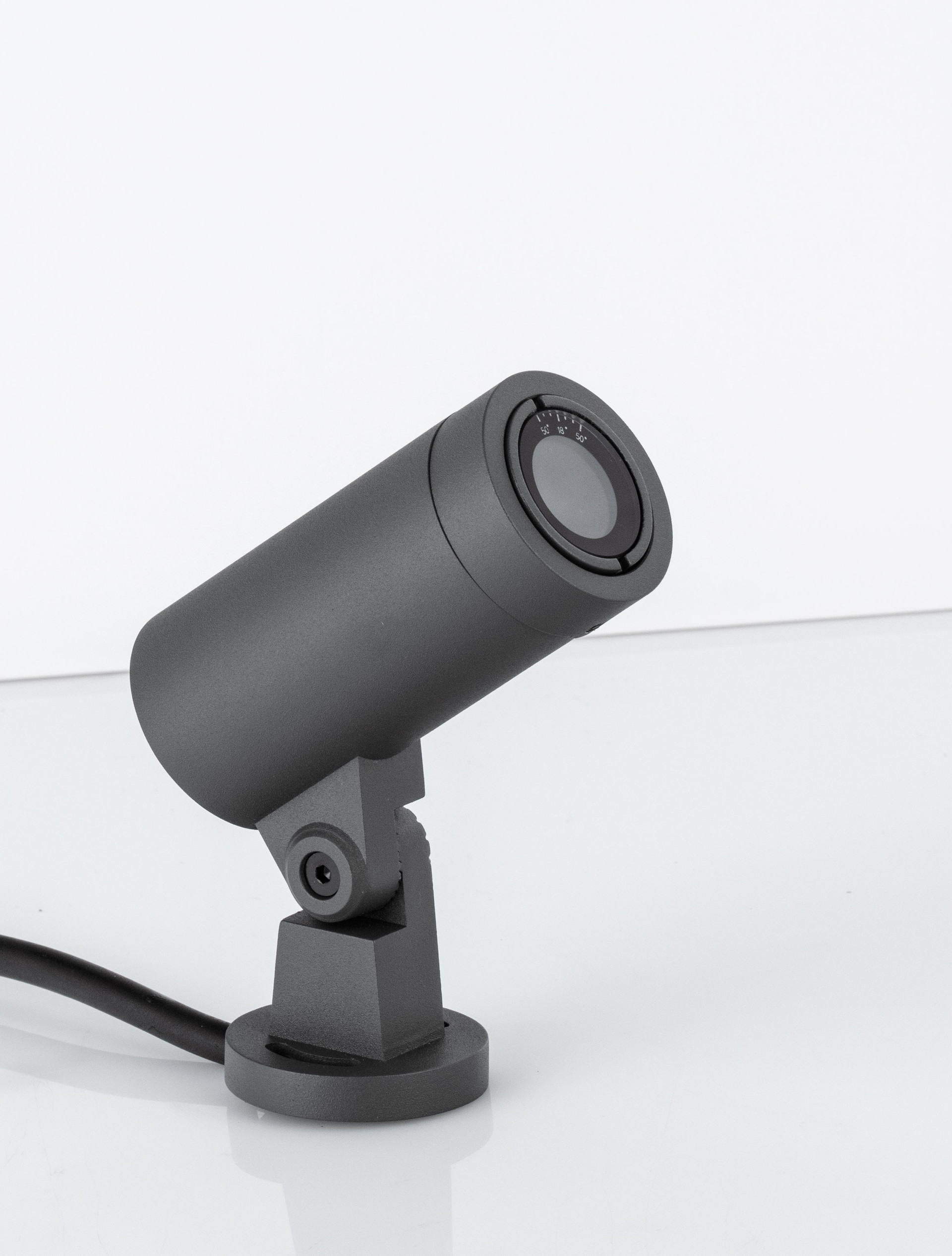 Law InOut B27-5W-A20 | L 10.2 W 4.5 H 9.4 cm | 5 W | 2700 K | 206 lm | IP65 | Black | Aluminum