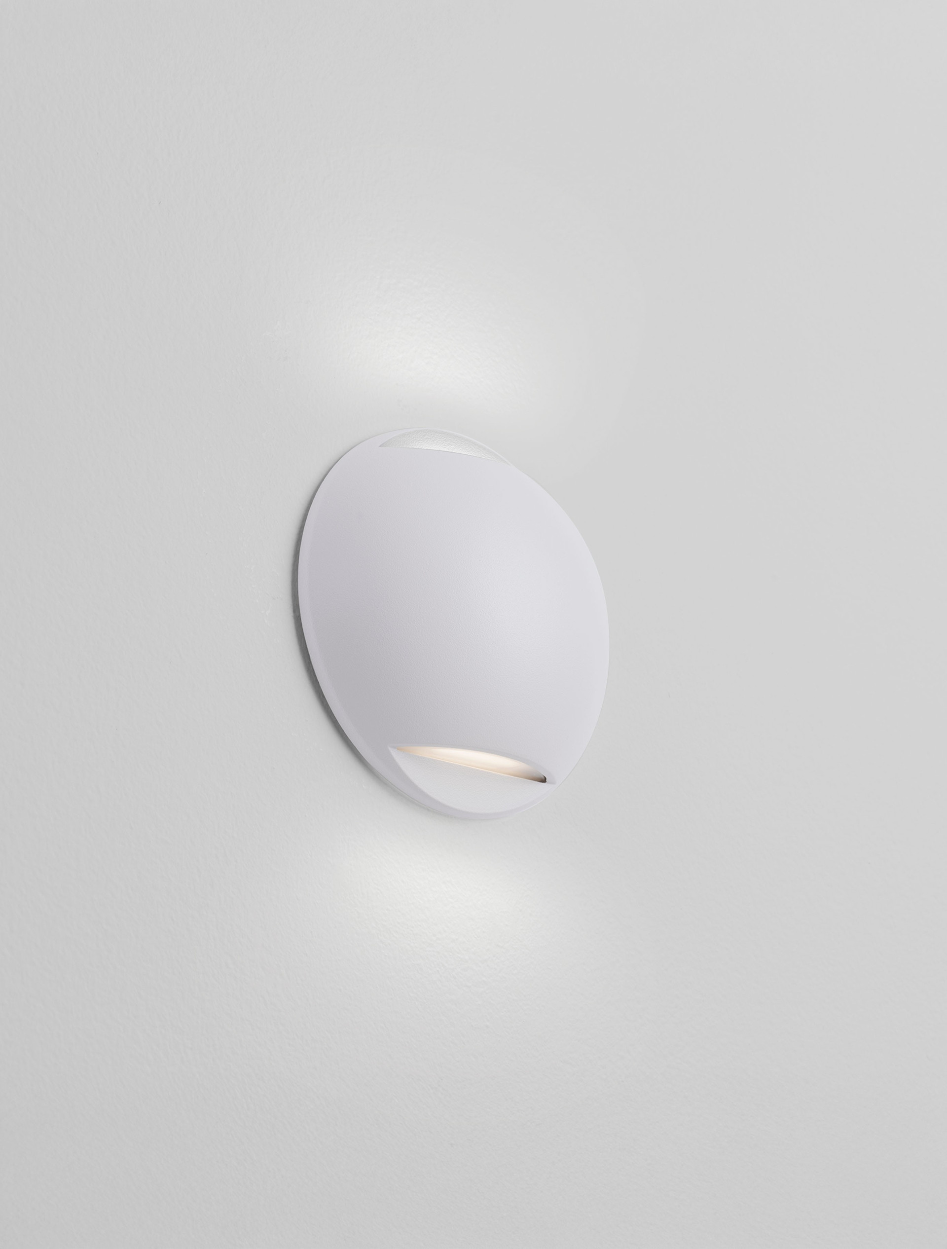 PASSO | W 4 D 12 cm | 4 W | 3000 K | 186 lm | IP65 | White | Aluminum