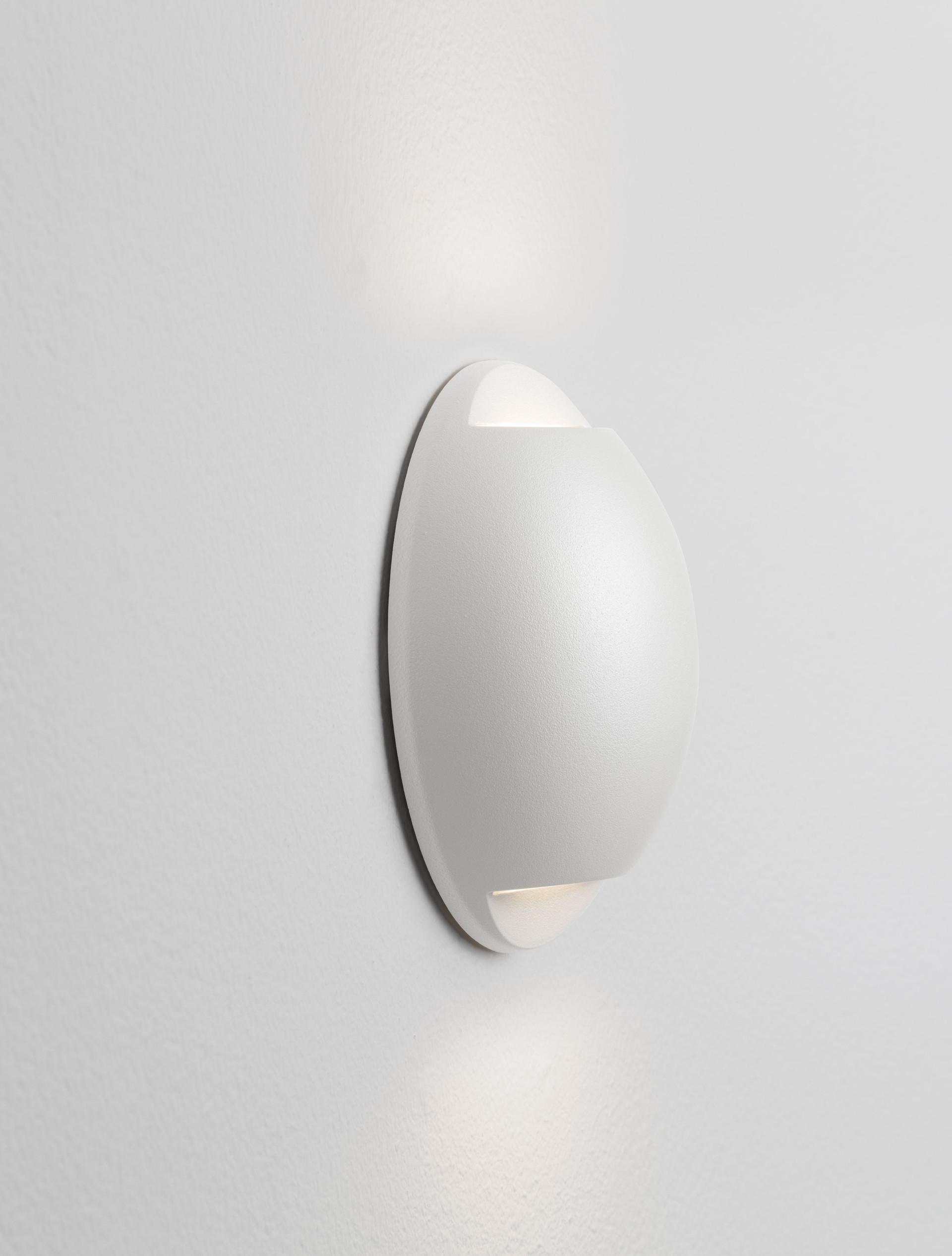 PASSO | W 4 D 12 cm | 4 W | 3000 K | 186 lm | IP65 | White | Aluminum