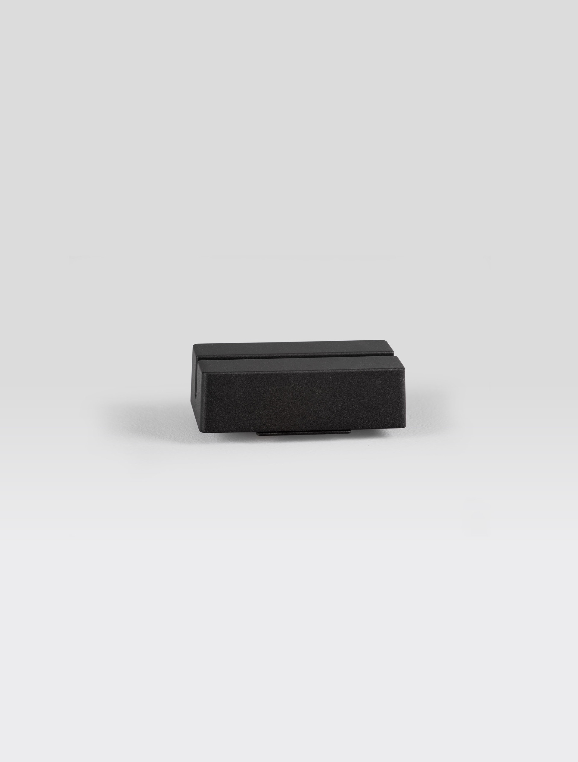 Dio B30-4W | L 15.5 W 4.7 H 8.5 cm | 4 W | 3000 K | 60 lm | IP65 | Black | Aluminum