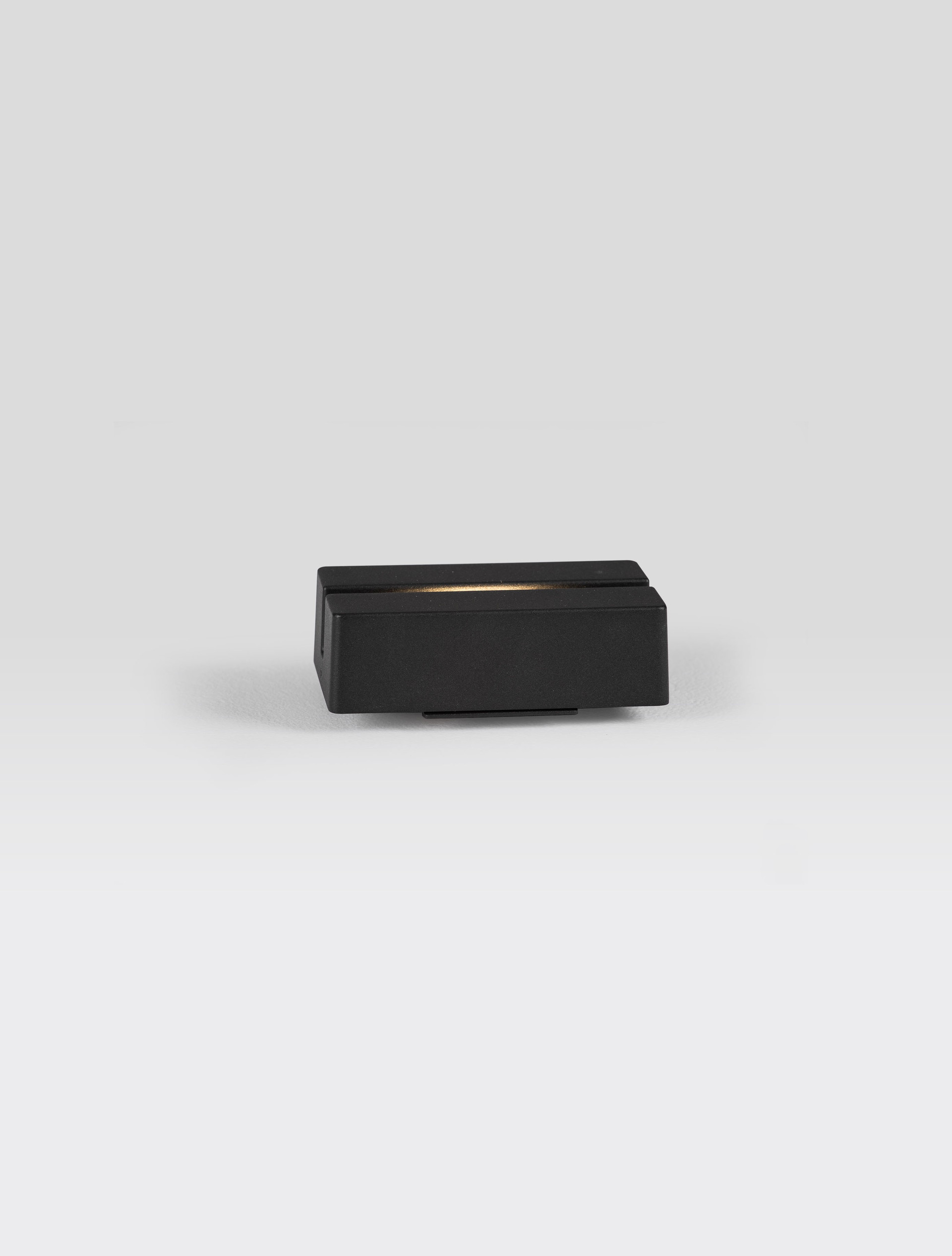 Dio B27-4W | L 15.5 W 4.7 H 8.5 cm | 4 W | 2700 K | 60 lm | IP65 | Black | Aluminum
