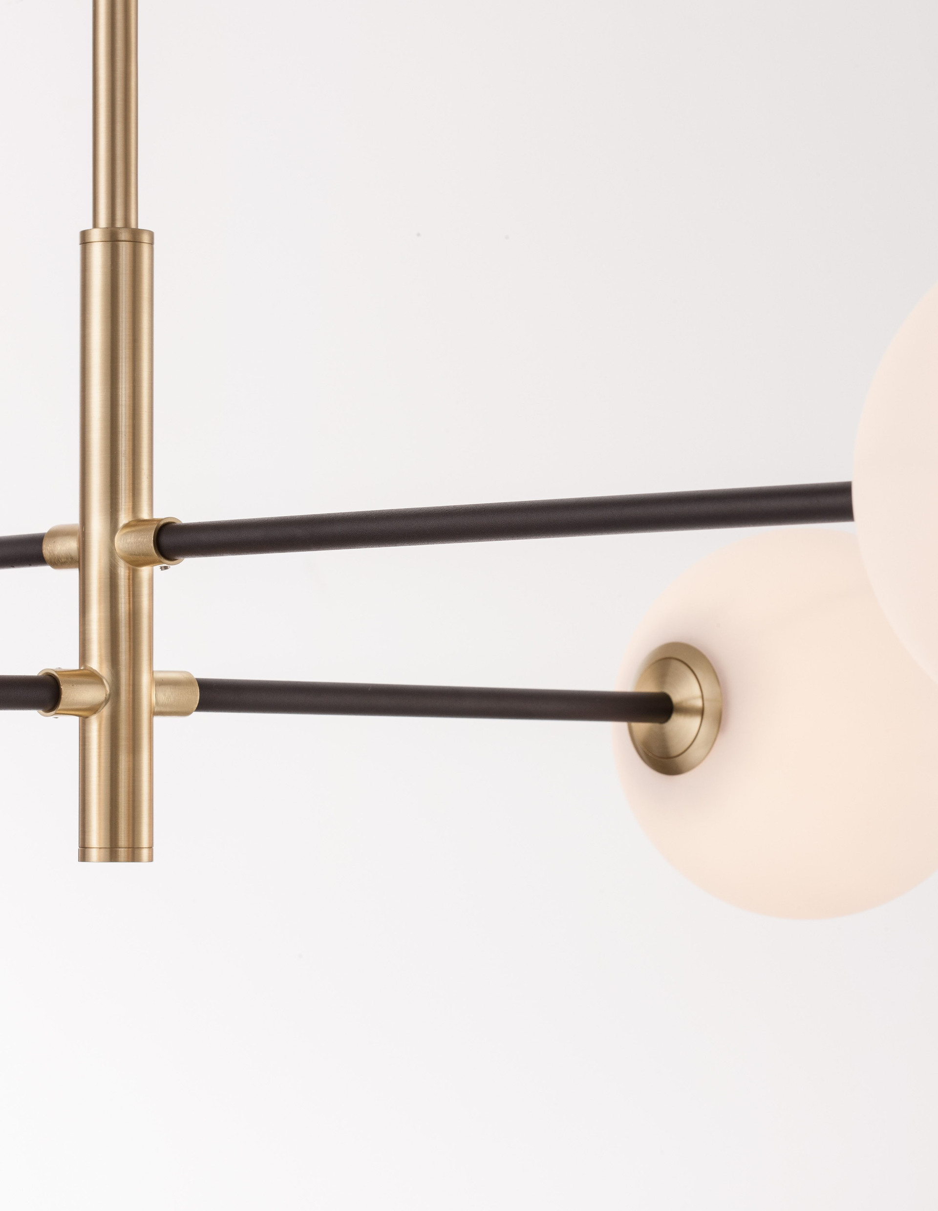 VITRA | L 103 W 85 H 130 cm | 20 W | IP20 | Black/White/Gold | Glass/Metal