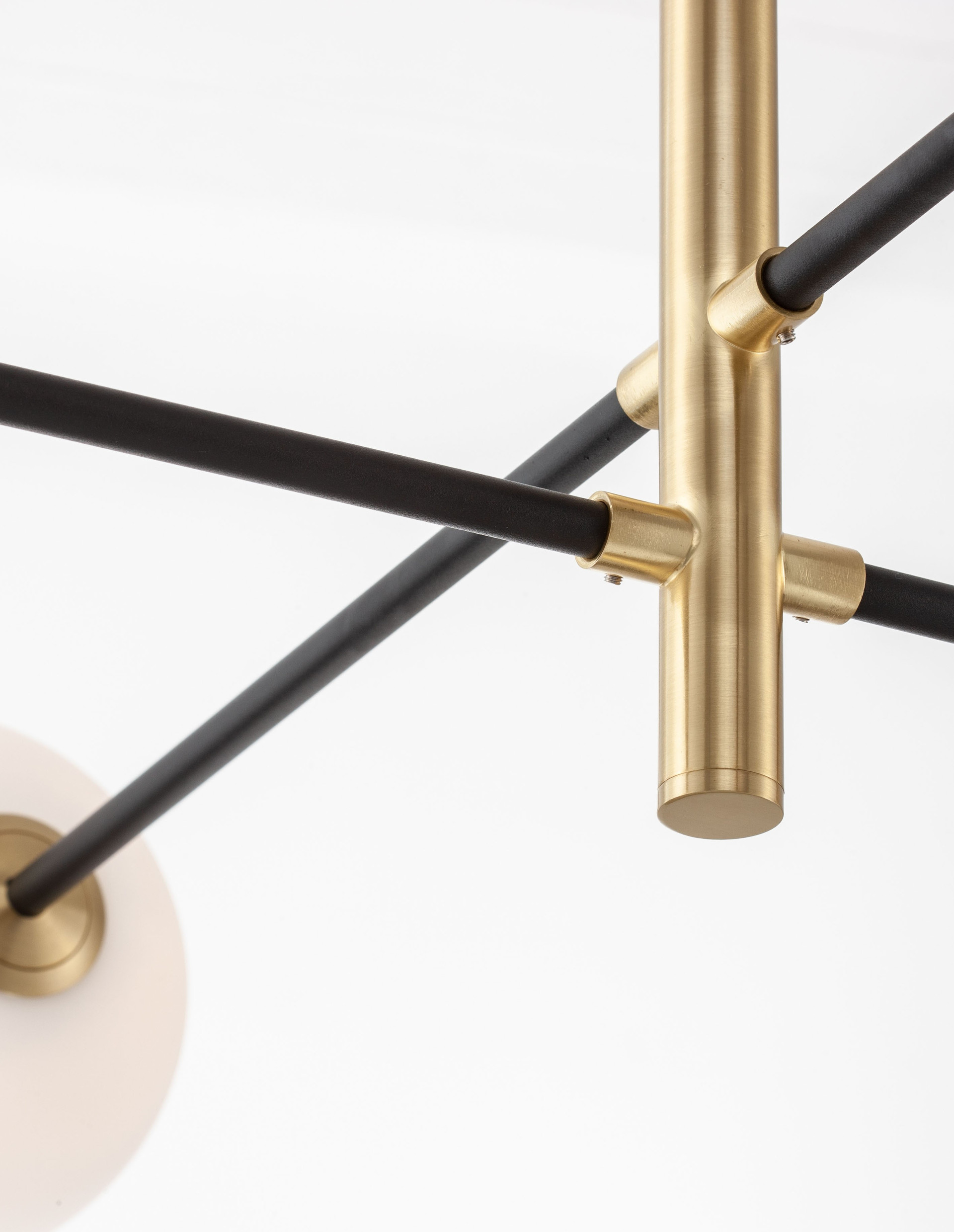 VITRA | L 103 W 75 H 136 cm | 30 W | IP20 | Black/White/Gold | Glass/Metal