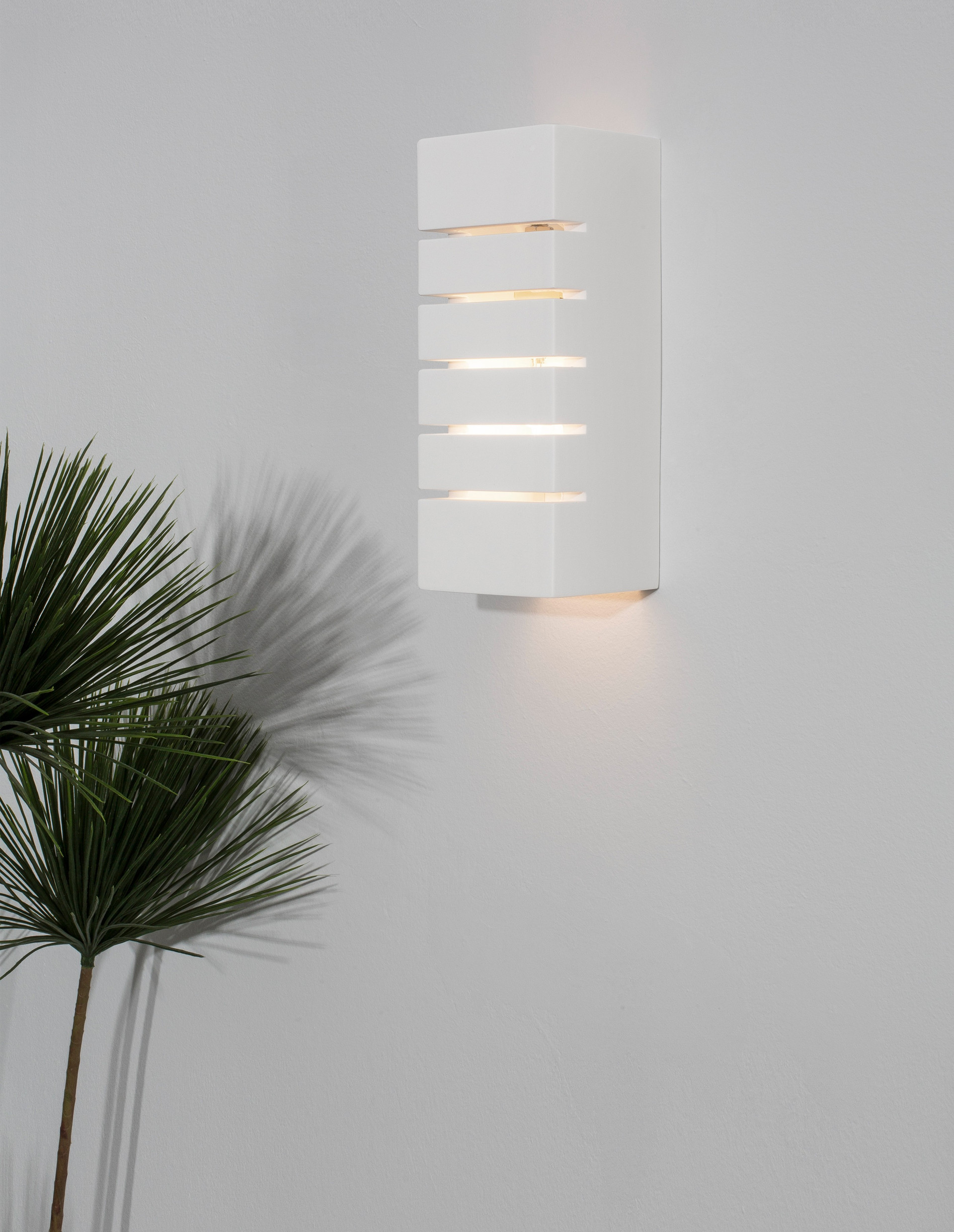 SANDRO | L 9.5 W 9 H 24.5 cm | 5 W | IP20 | White | Gypsum