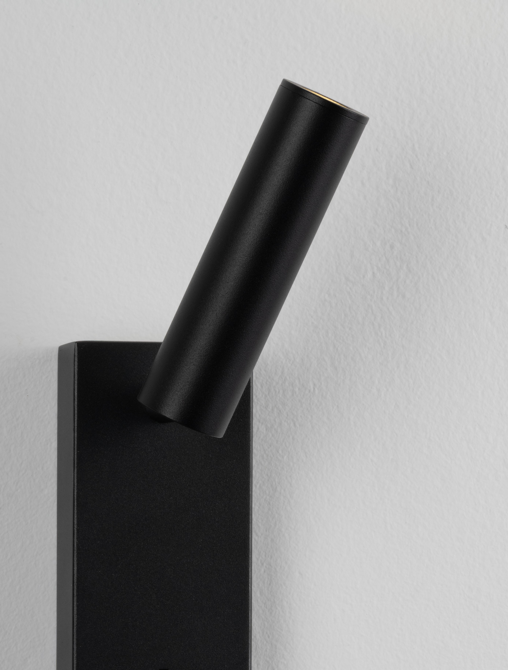 FUSE | L 6 W 12.3 H 18 cm | 3 W | 3000 K | 210 lm | IP20 | Black | Aluminum