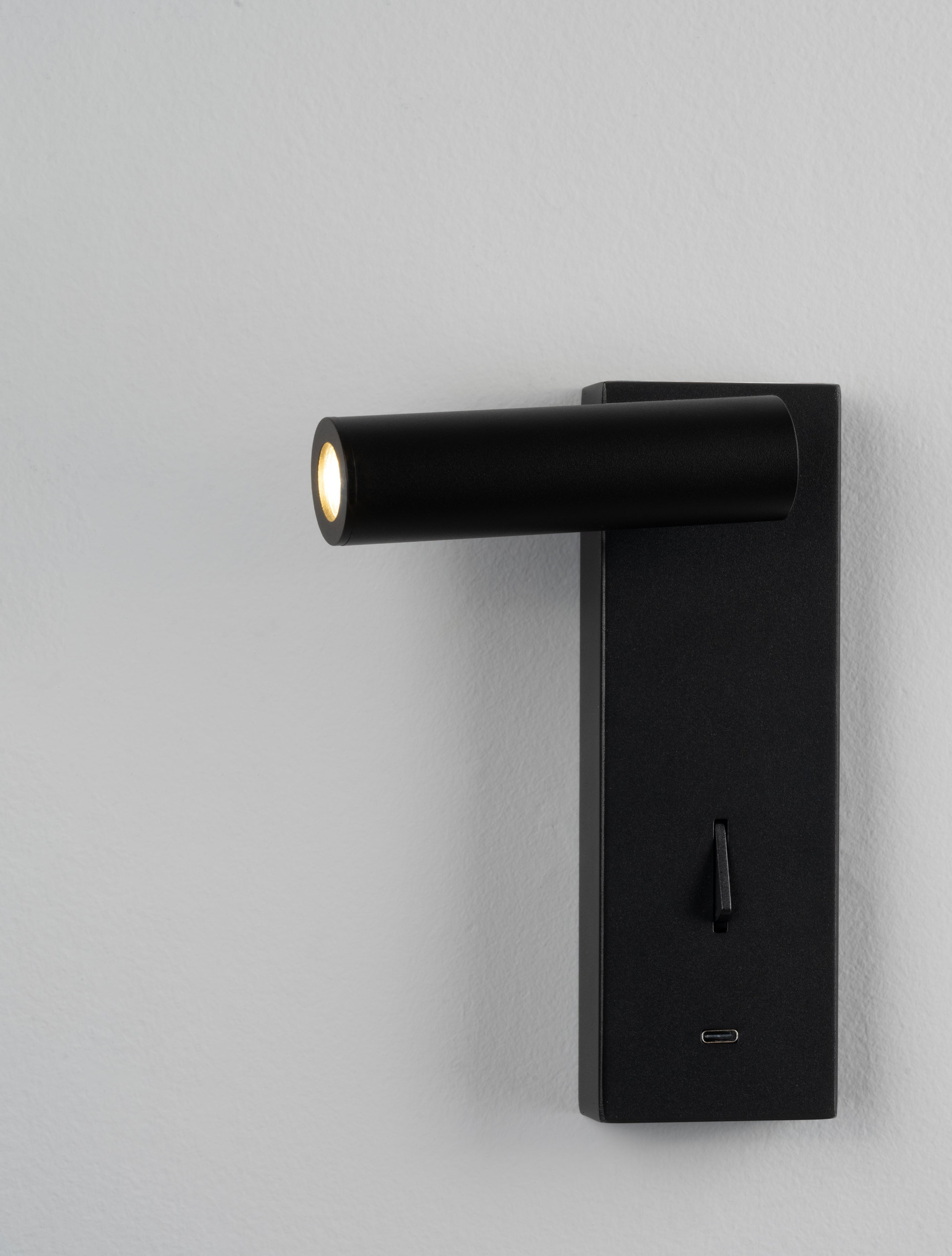 FUSE | L 6 W 12.3 H 18 cm | 3 W | 3000 K | 210 lm | IP20 | Black | Aluminum