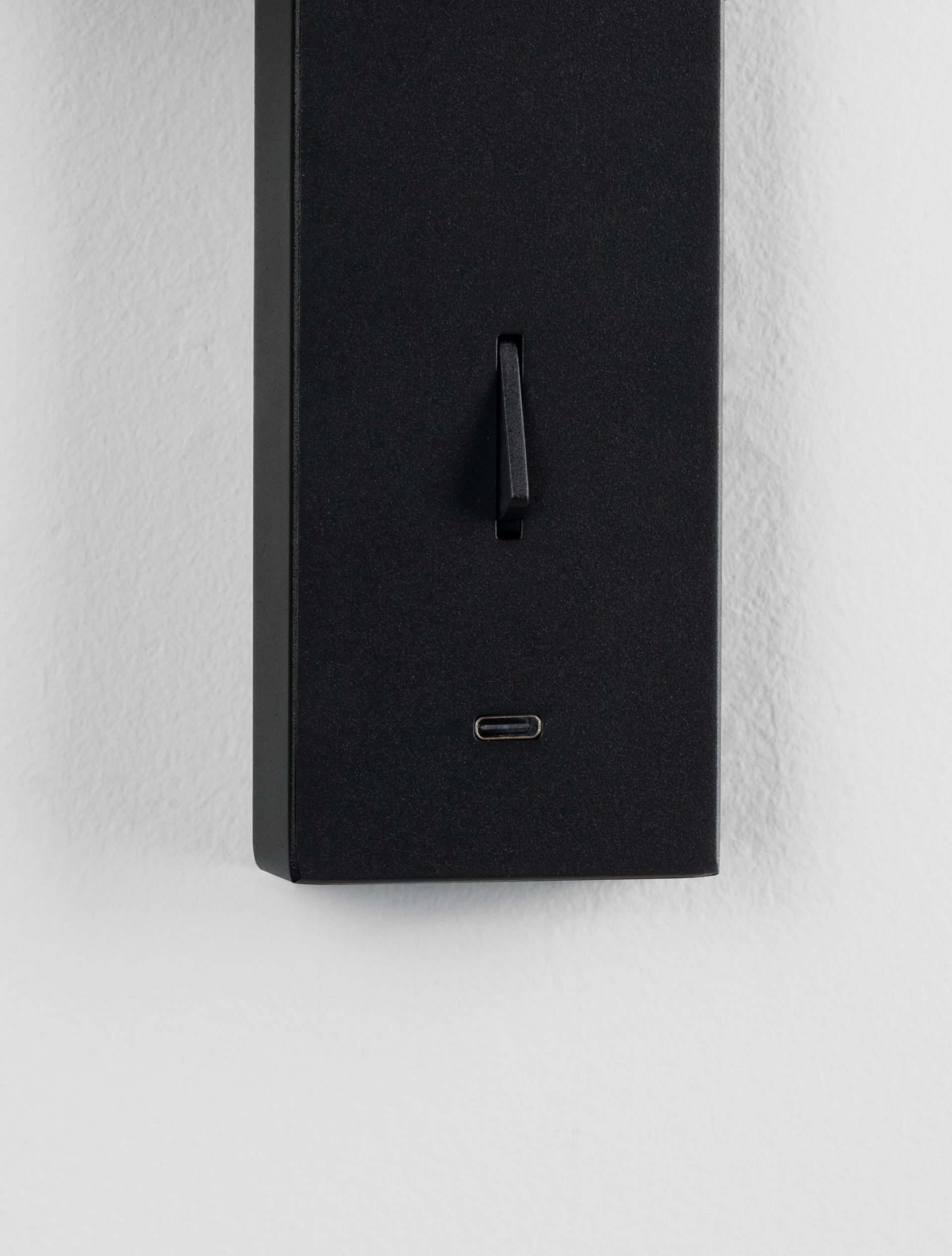 FUSE | L 6 W 12.3 H 18 cm | 3 W | 3000 K | 210 lm | IP20 | Black | Aluminum