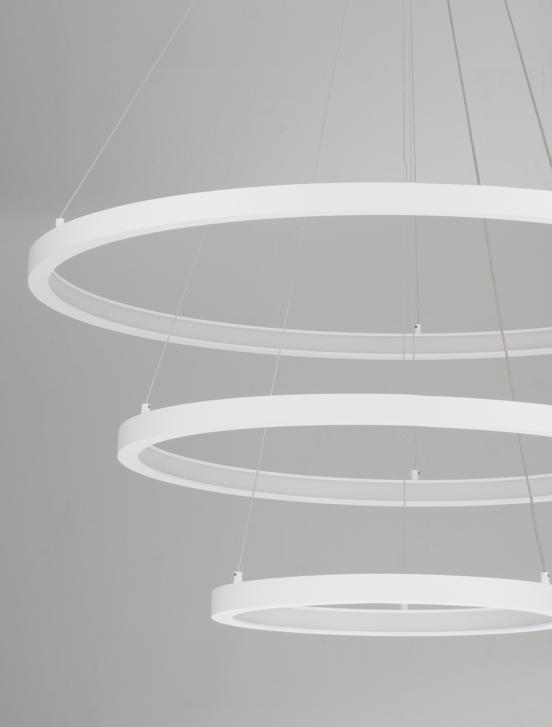 EMPATIA | H 120 D 80 cm | 108 W | 3000 K | 2245 lm | IP20 | White | Aluminum/Acrylic