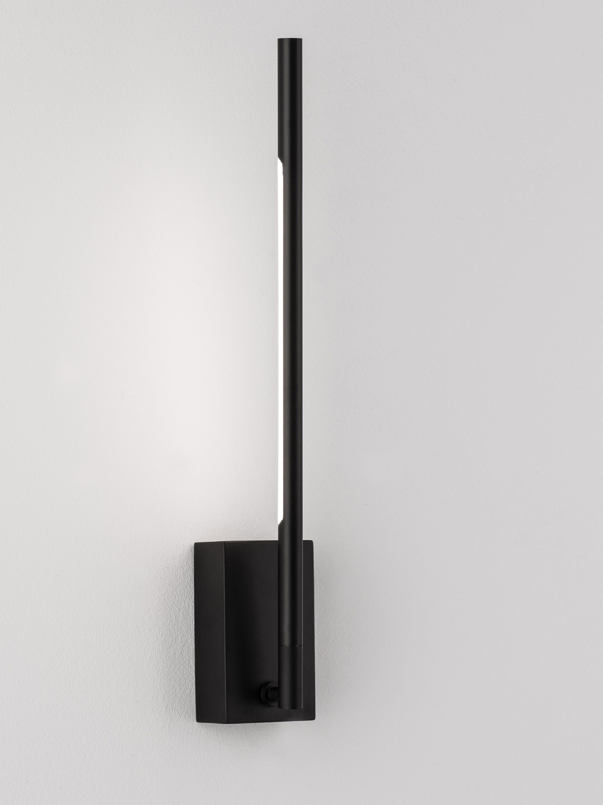RACCIO | L 6 W 10 H 37 cm | 6 W | 3000 K | 426 lm | IP20 | Black | Metal/Acrylic