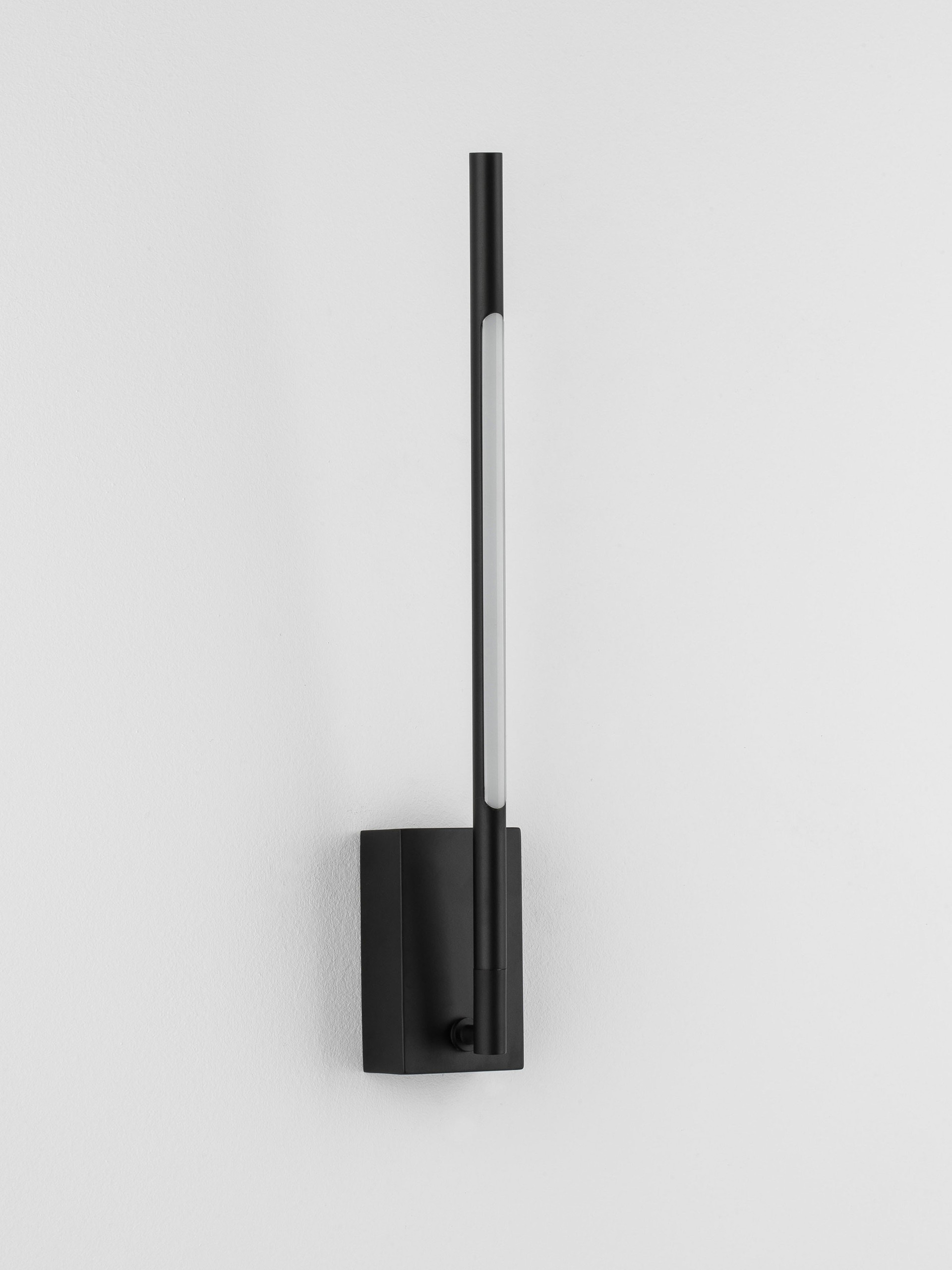 RACCIO | L 6 W 10 H 37 cm | 6 W | 3000 K | 426 lm | IP20 | Black | Metal/Acrylic