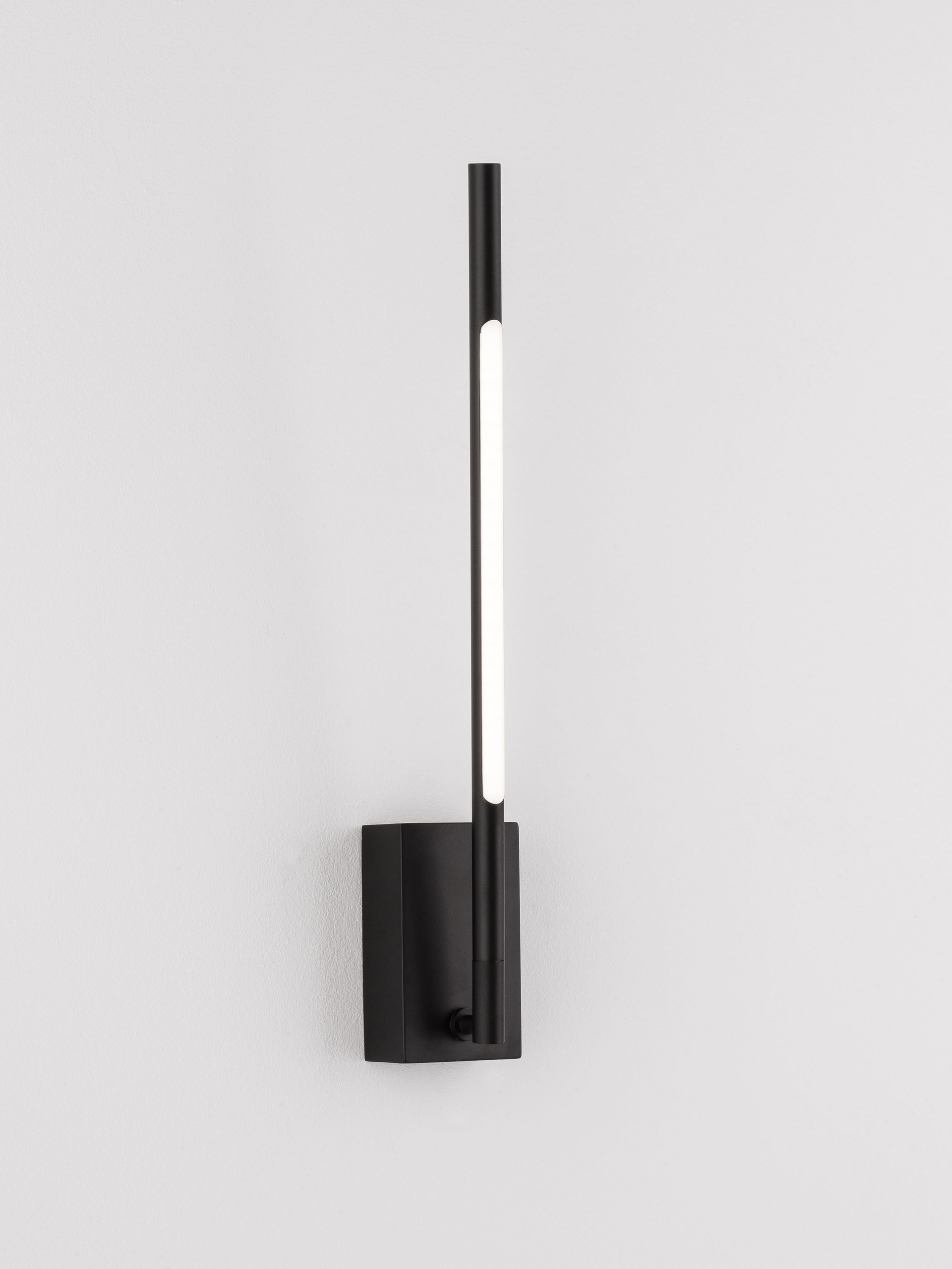 RACCIO | L 6 W 10 H 37 cm | 6 W | 3000 K | 426 lm | IP20 | Black | Metal/Acrylic