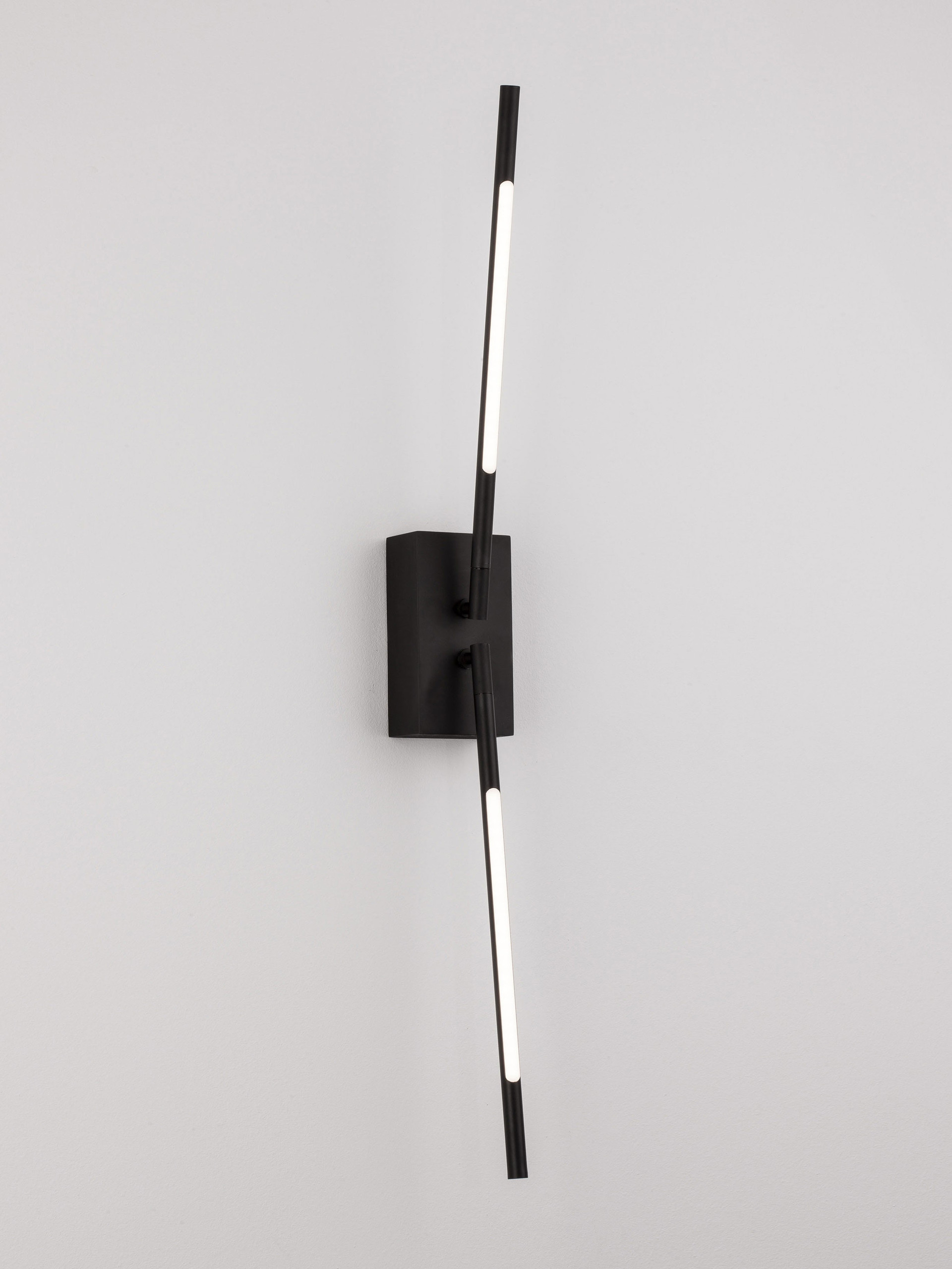 RACCIO | L 7.5 W 12 H 74 cm | 10 W | 3000 K | 500 lm | IP20 | Black | Metal/Acrylic