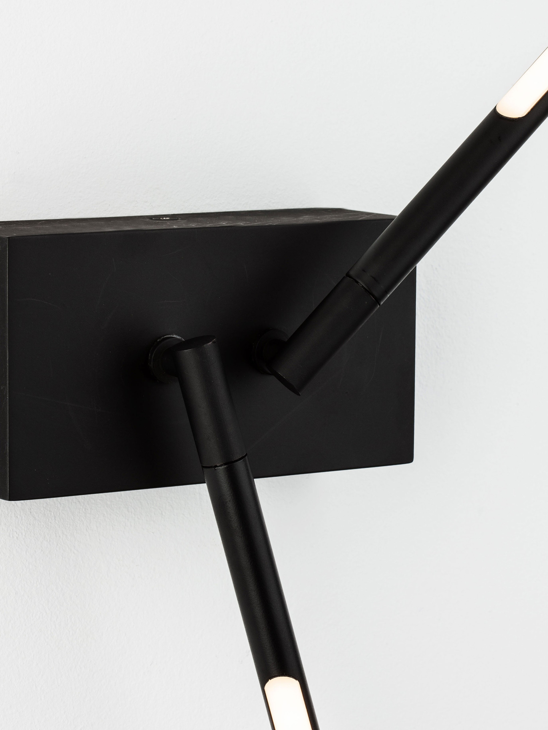 RACCIO | L 7.5 W 12 H 74 cm | 10 W | 3000 K | 500 lm | IP20 | Black | Metal/Acrylic