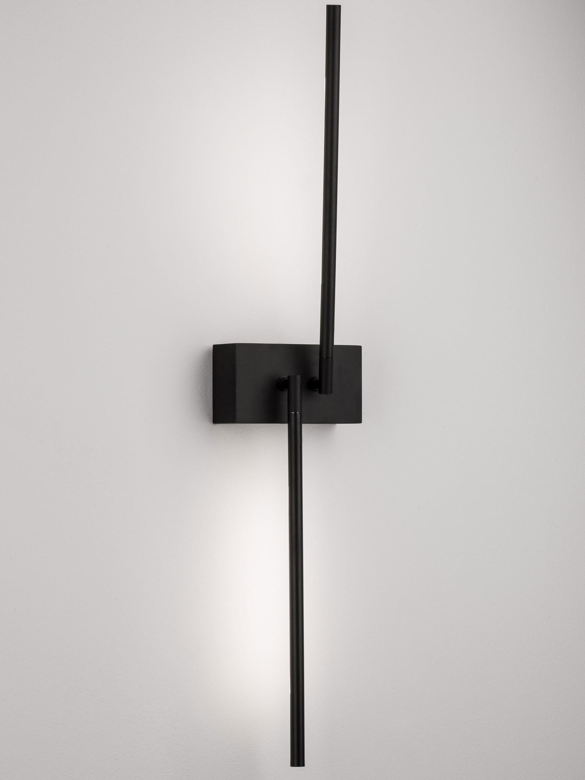 RACCIO | L 7.5 W 12 H 74 cm | 10 W | 3000 K | 500 lm | IP20 | Black | Metal/Acrylic