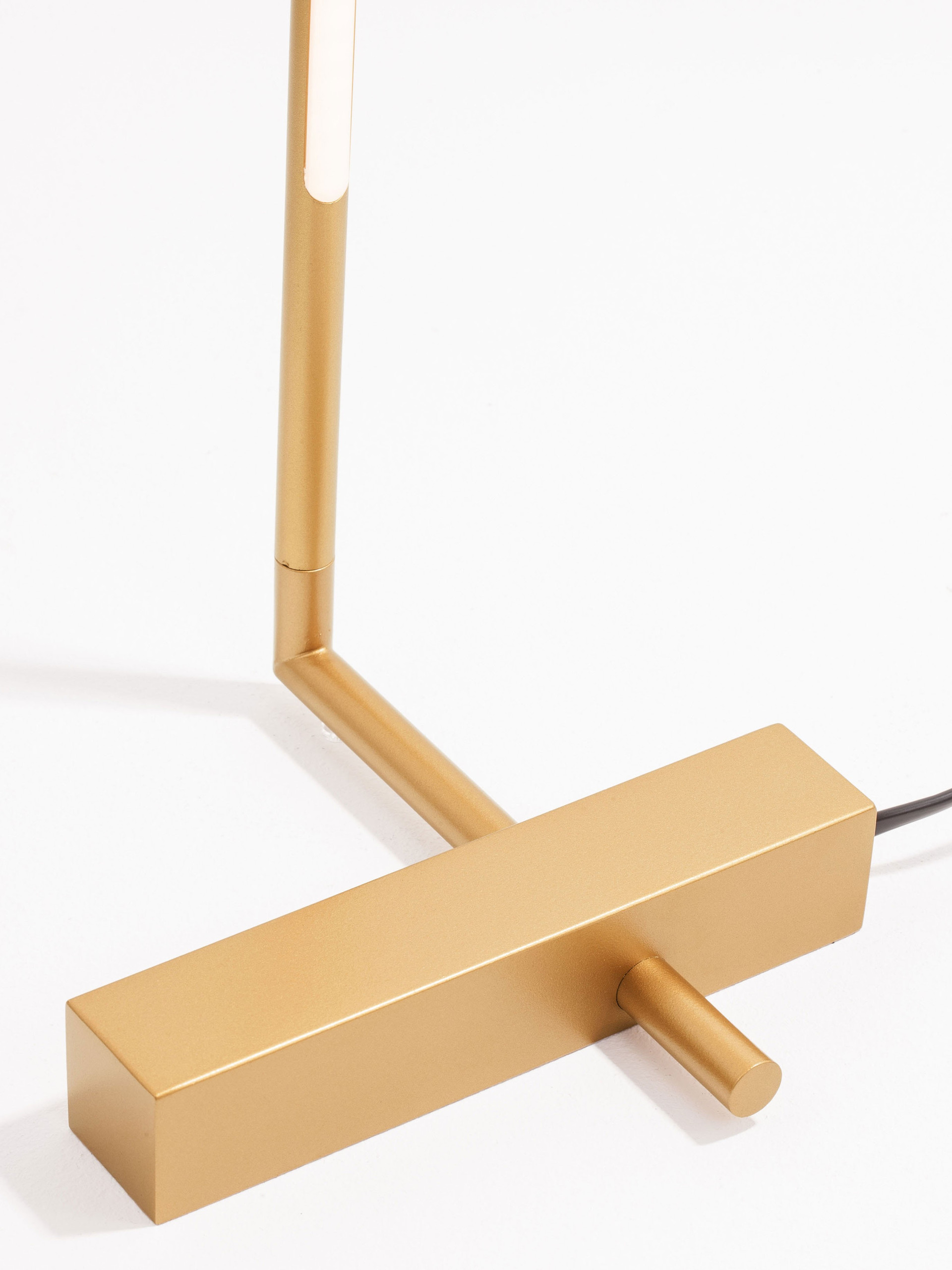RACCIO | L 18 W 18 H 140 cm | 19 W | 3000 K | 891 lm | IP20 | Gold | Metal/Acrylic