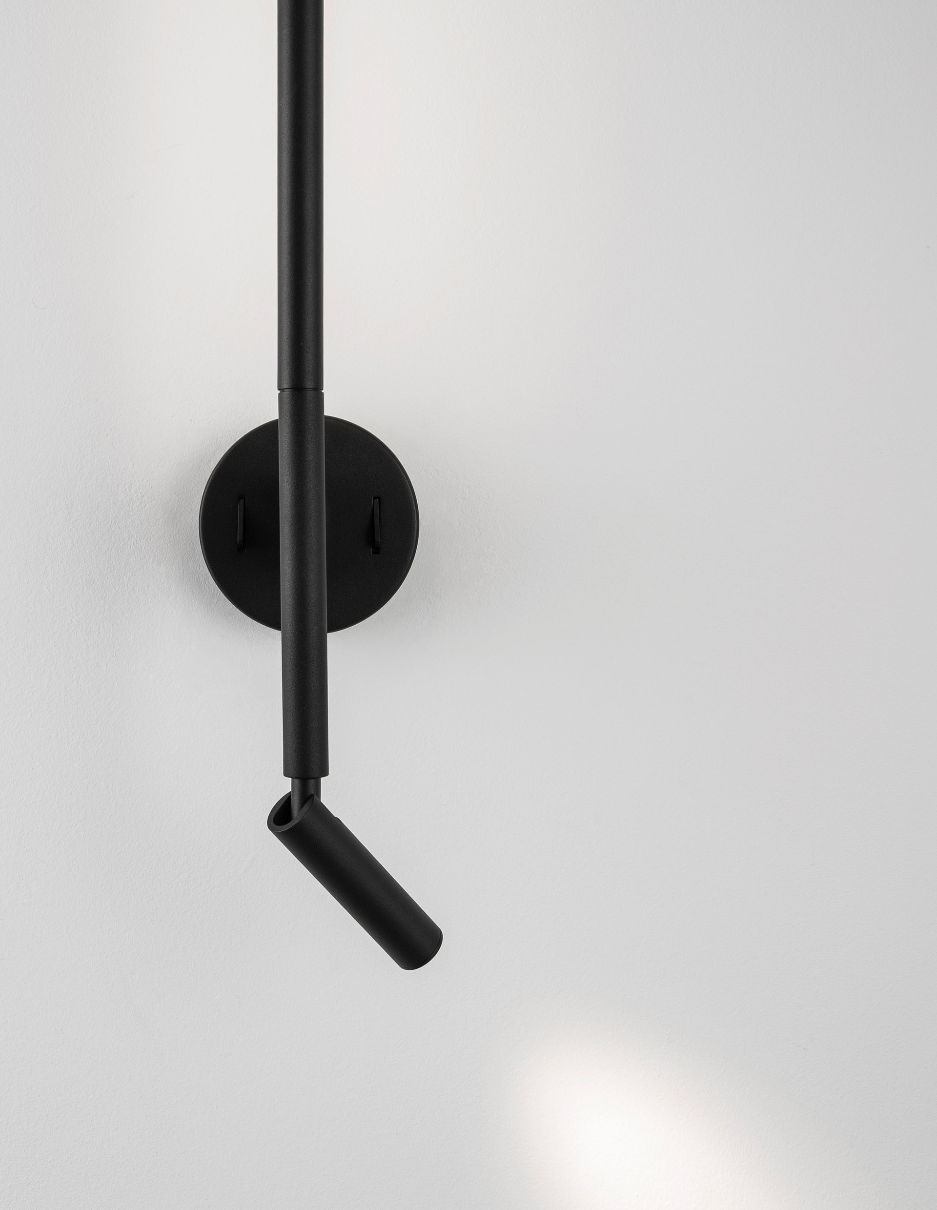 HANDY | L 10.5 W 14 H 55 cm | 9 W | 3000 K | 510 lm | IP20 | Black | Aluminum/Acrylic