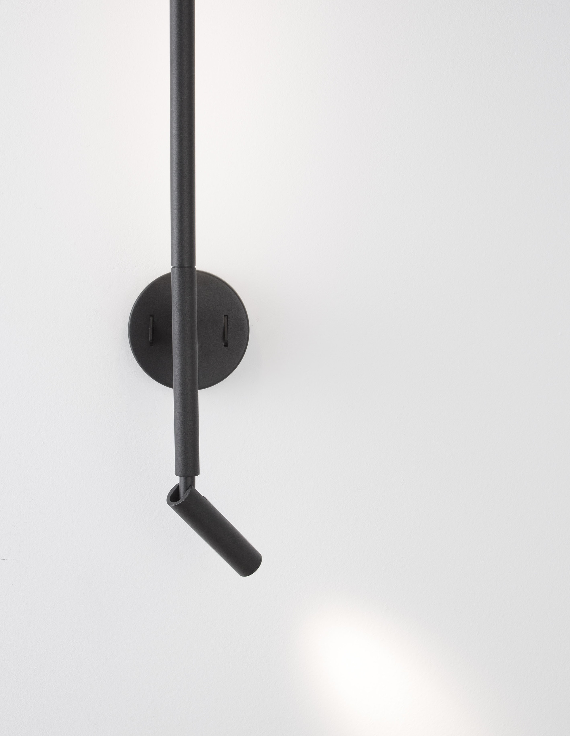 HANDY | L 10.5 W 14 H 55 cm | 9 W | 3000 K | 510 lm | IP20 | Black | Aluminum/Acrylic