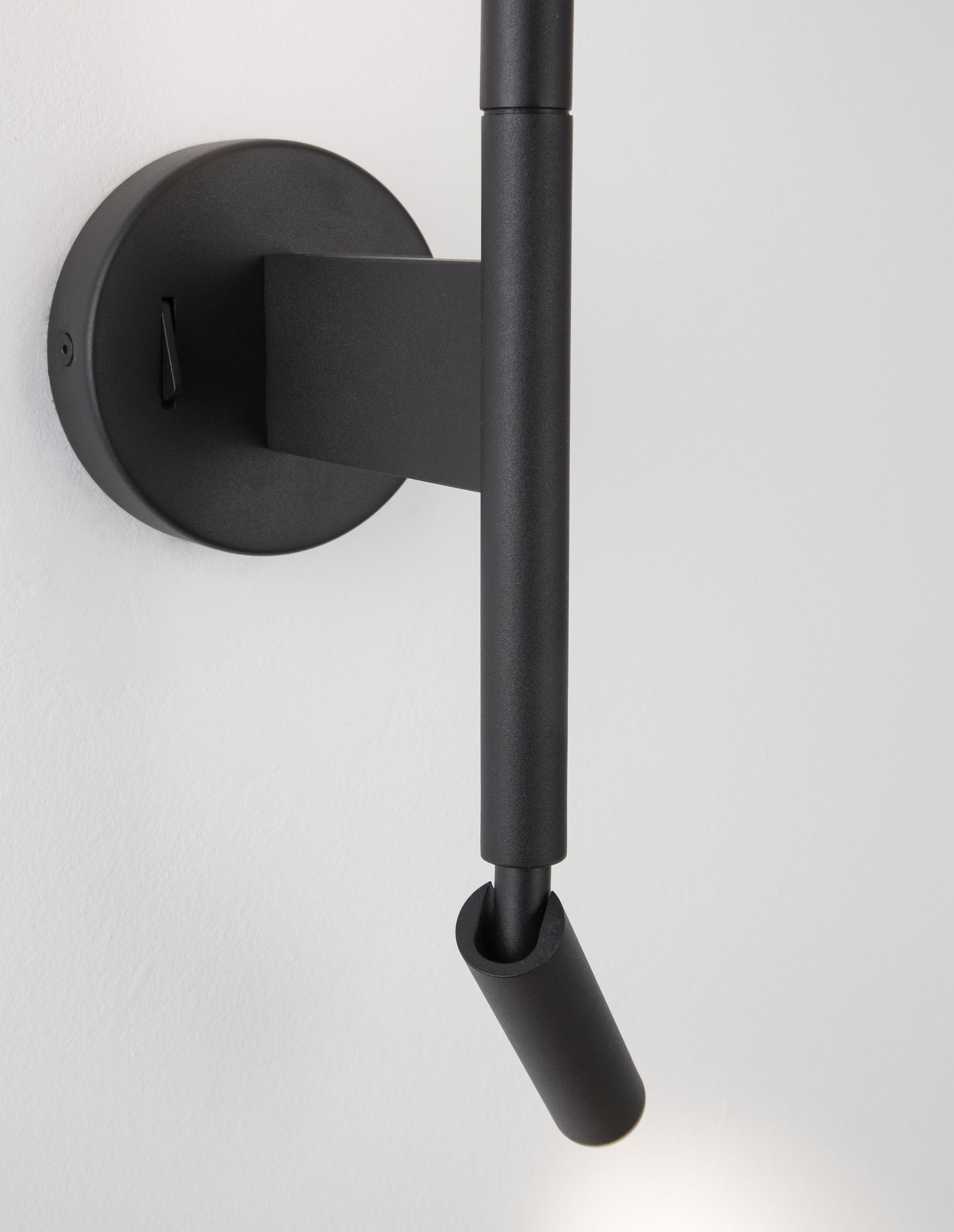 HANDY | L 10.5 W 14 H 55 cm | 9 W | 3000 K | 510 lm | IP20 | Black | Aluminum/Acrylic