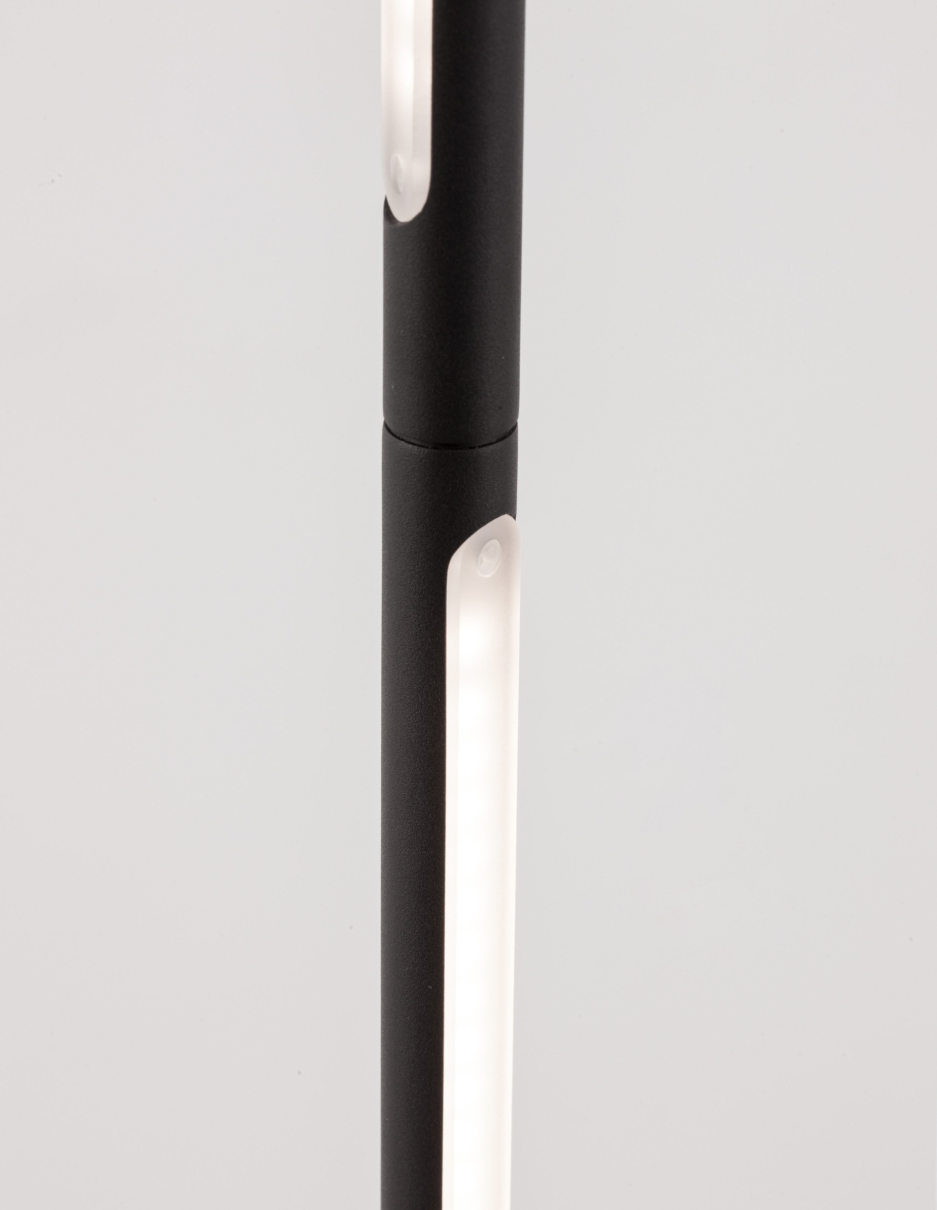 HANDY | H 171 D 25 cm | 25 W | 3000 K | 1250 lm | IP20 | Black | Aluminum/Acrylic