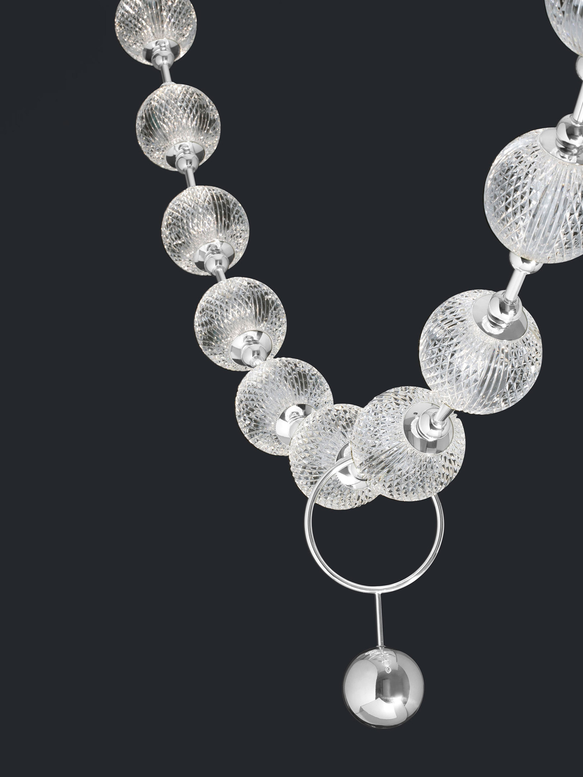 BRILLANTE | L 185 H 120 cm | 49 W | 3200 K | 3256 lm | IP20 | Chrome | Aluminum/Acrylic
