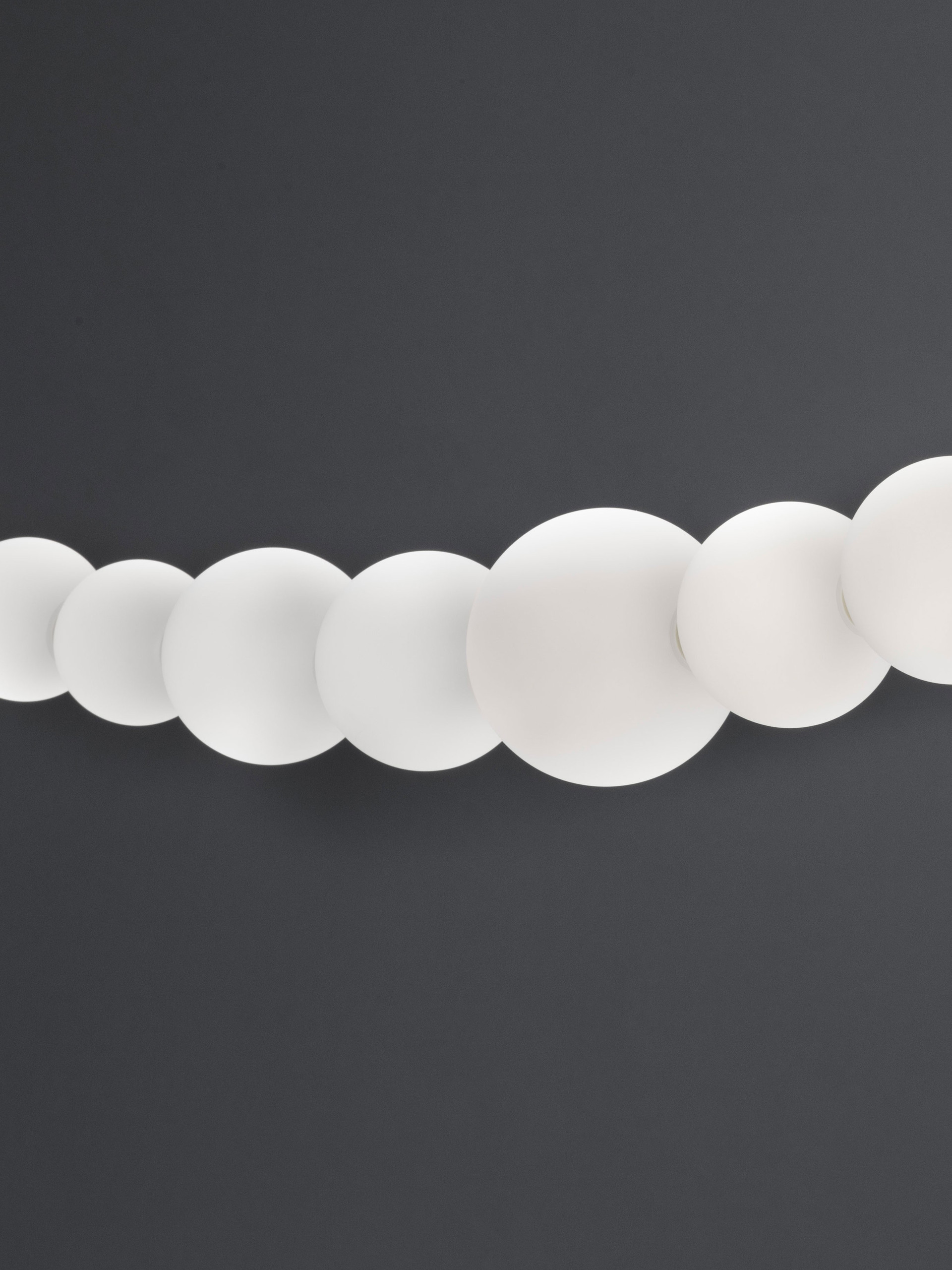 PERLA | L 107 W 13.5 H 120 cm | 28 W | 3000 K | 2686 lm | IP20 | White/Chrome | Glass/Metal