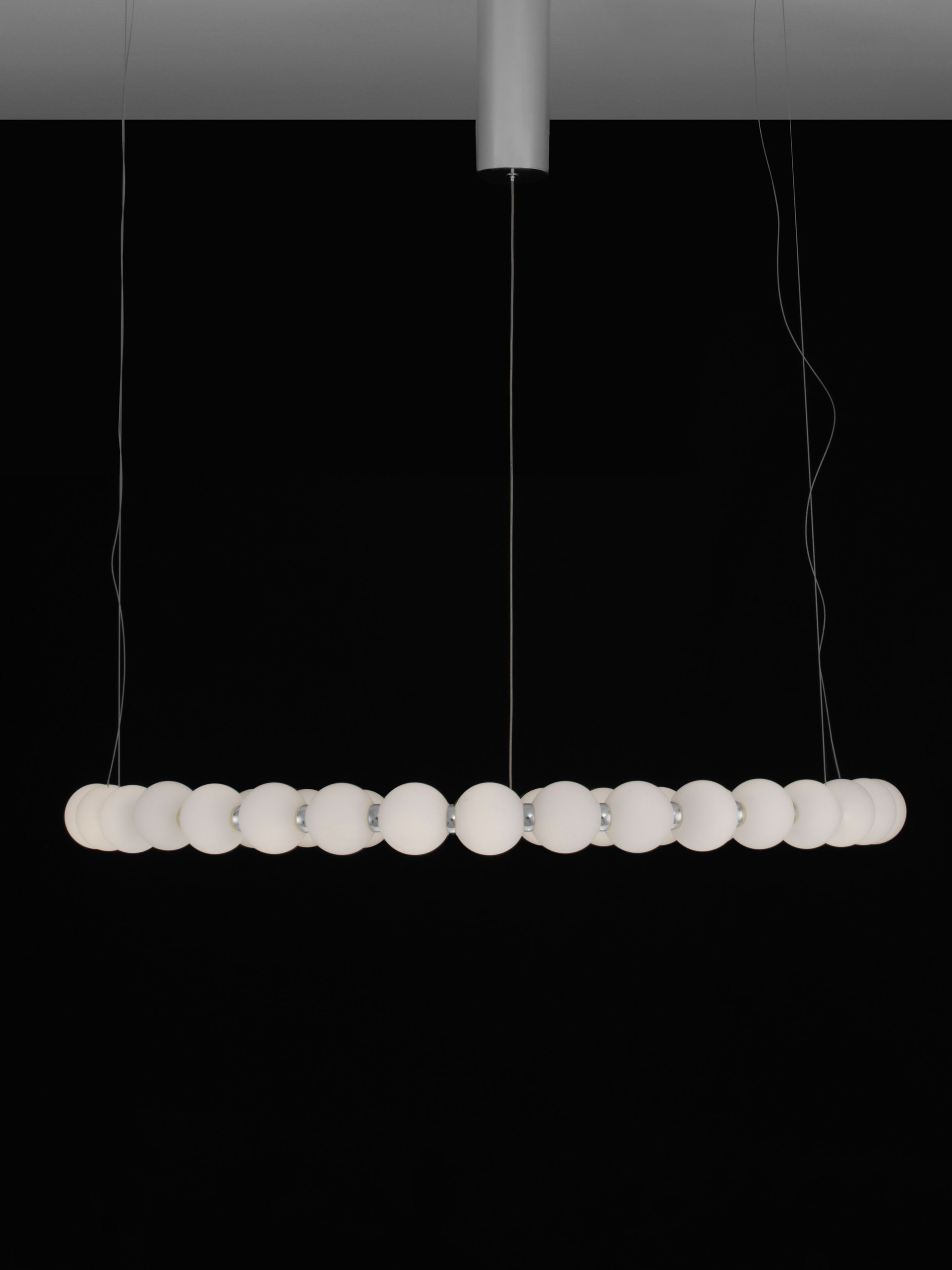 PERLA | H 200 D 80 cm | 72 W | 3000 K | 6492 lm | IP20 | White/Chrome | Glass/Metal