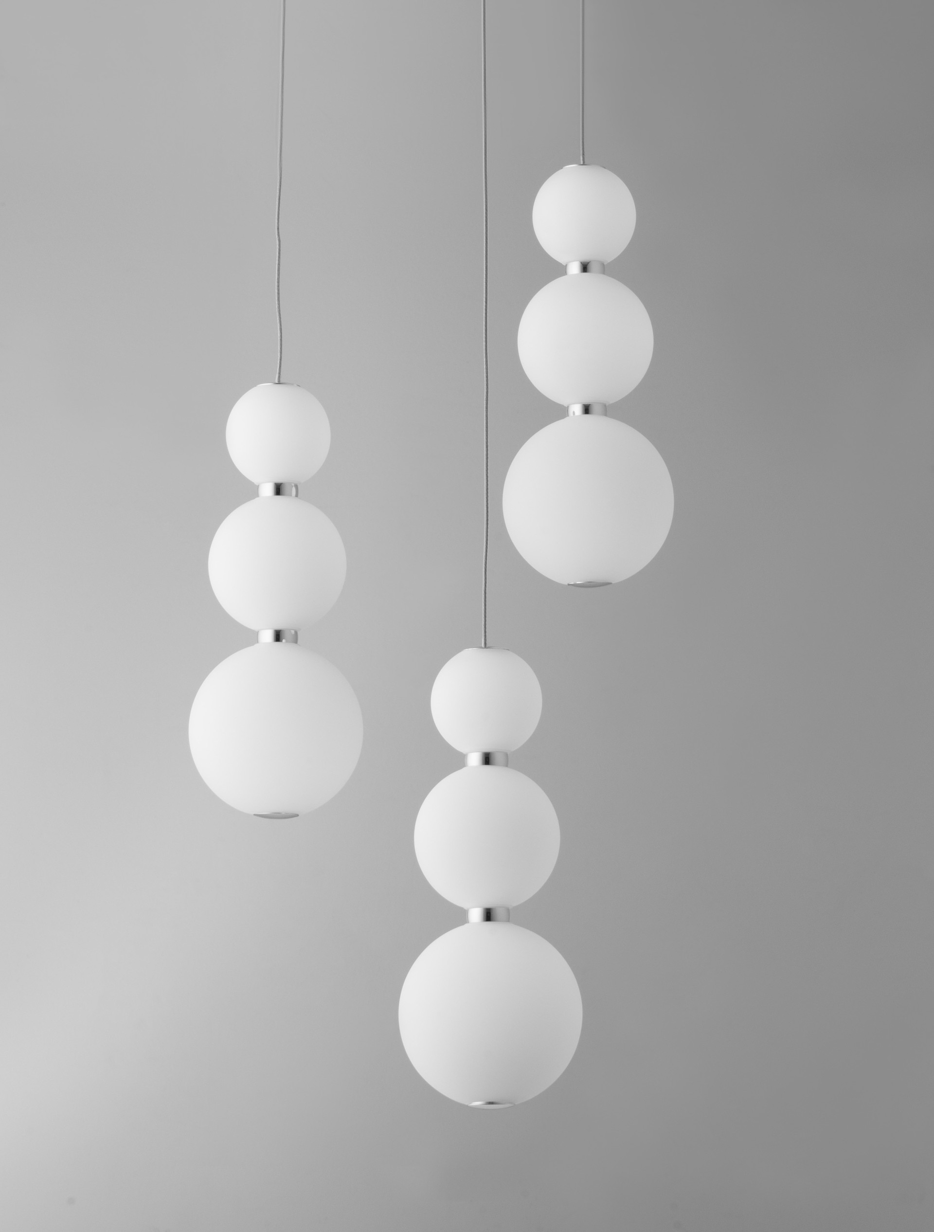 PERLA | H 150 D 31 cm | 23 W | 3000 K | 2281 lm | IP20 | White/Chrome | Glass/Metal
