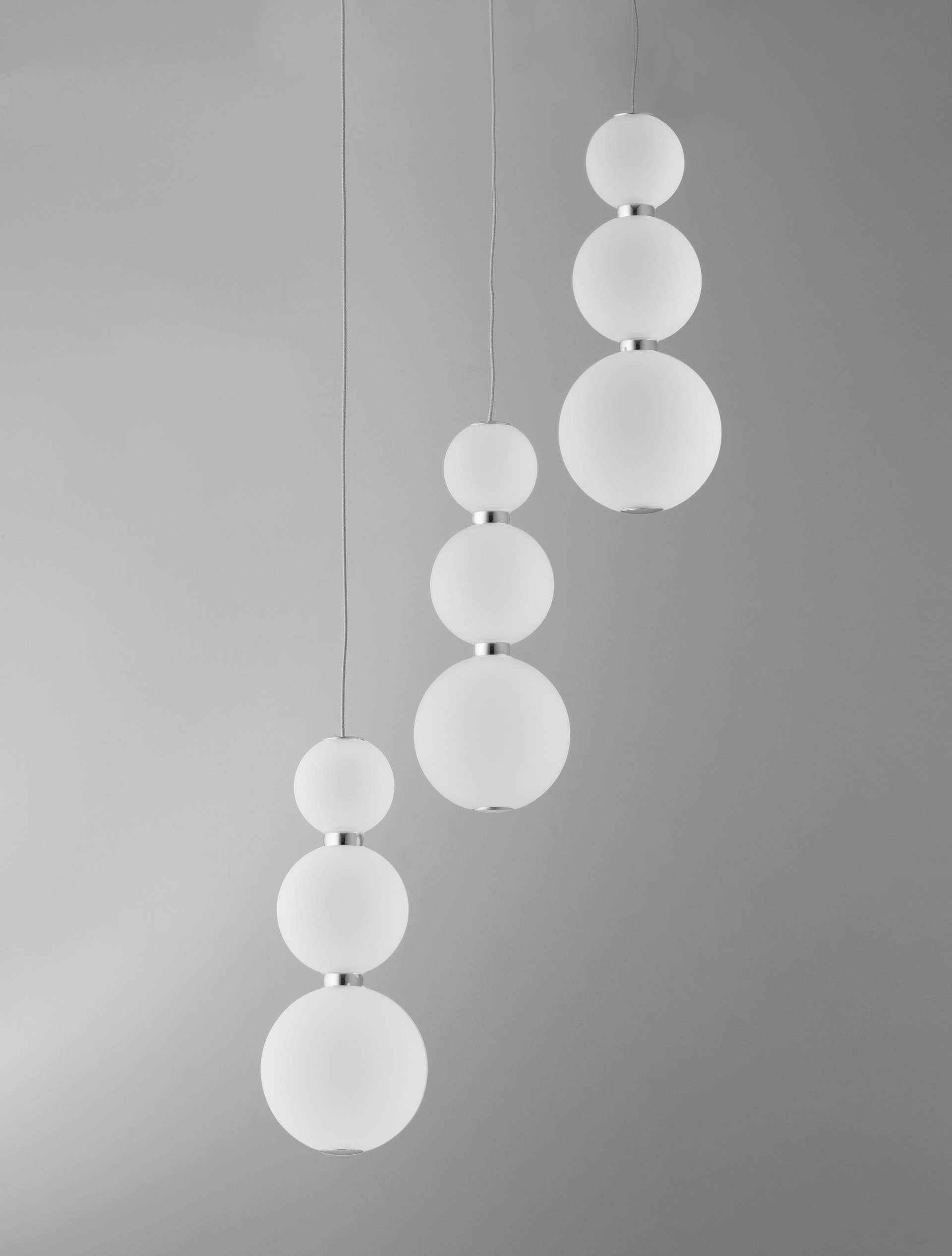 PERLA | H 150 D 31 cm | 23 W | 3000 K | 2281 lm | IP20 | White/Chrome | Glass/Metal