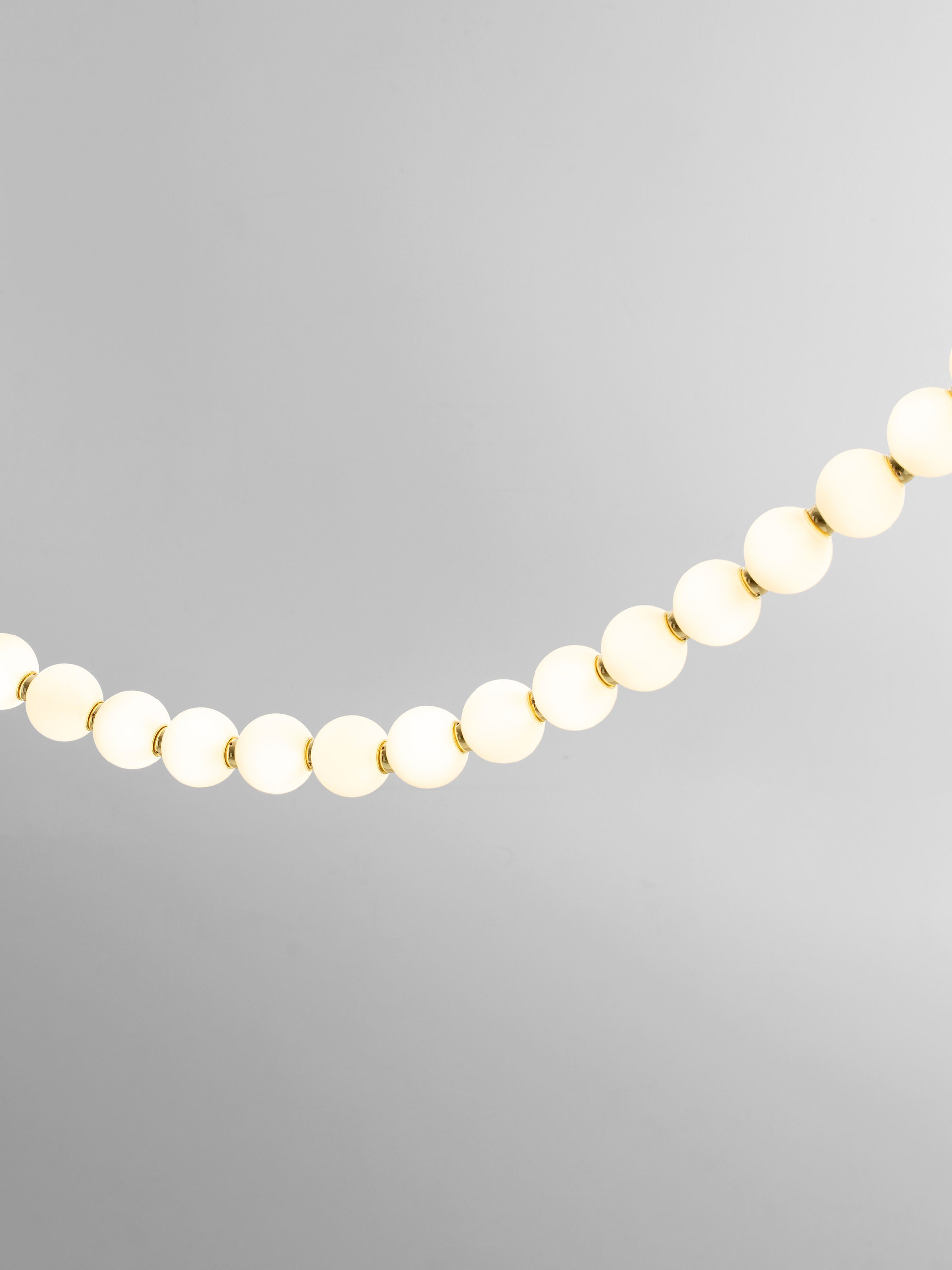 PERLA | L 500 H 203.4 cm | 109 W | 3000 K | 9732 lm | IP20 | White/Gold | Glass/Metal