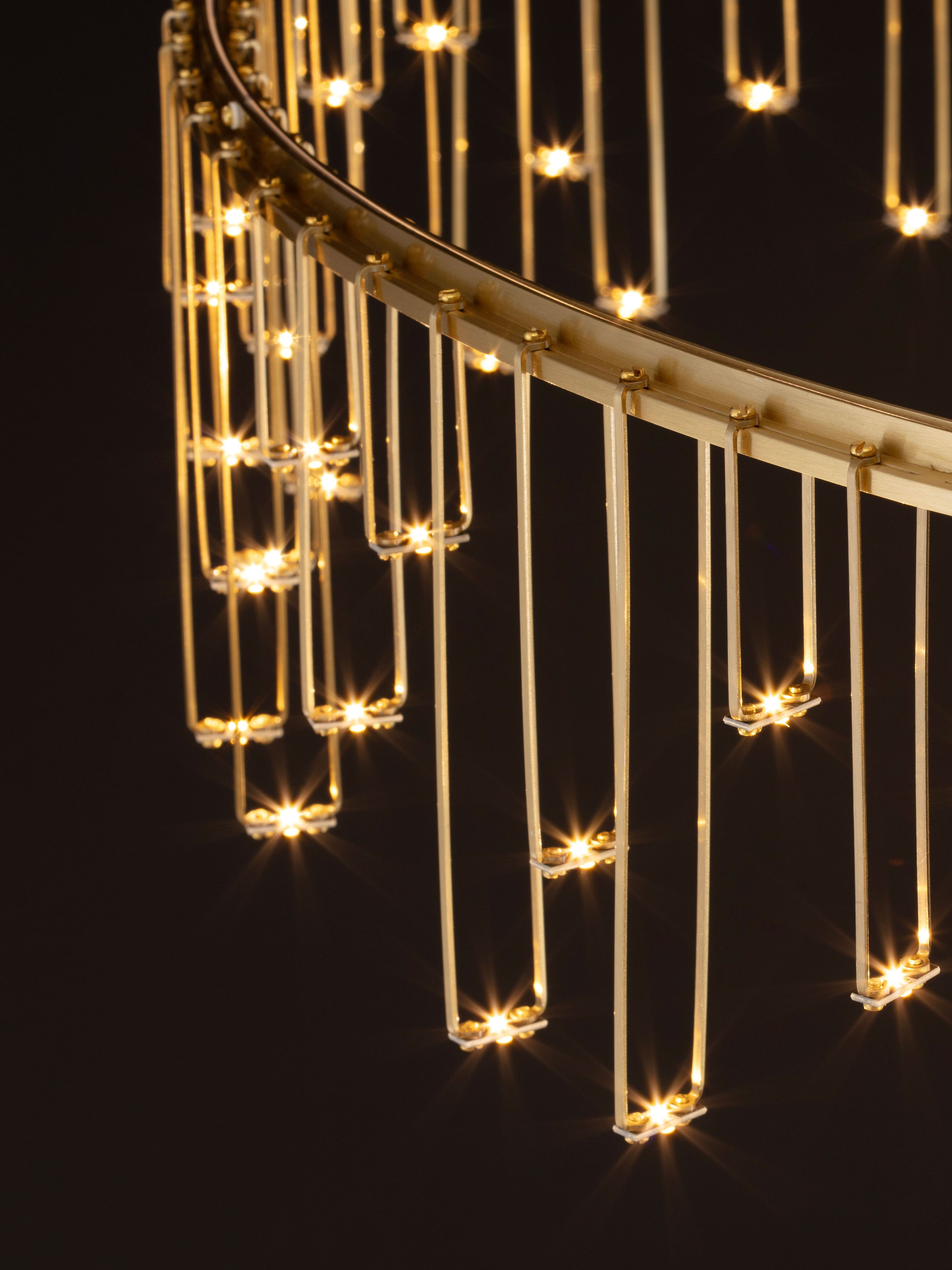 STELLAR | H 150 D 100 cm | 36 W | 3000 K | 3116 lm | IP20 | Gold | Aluminum/Copper