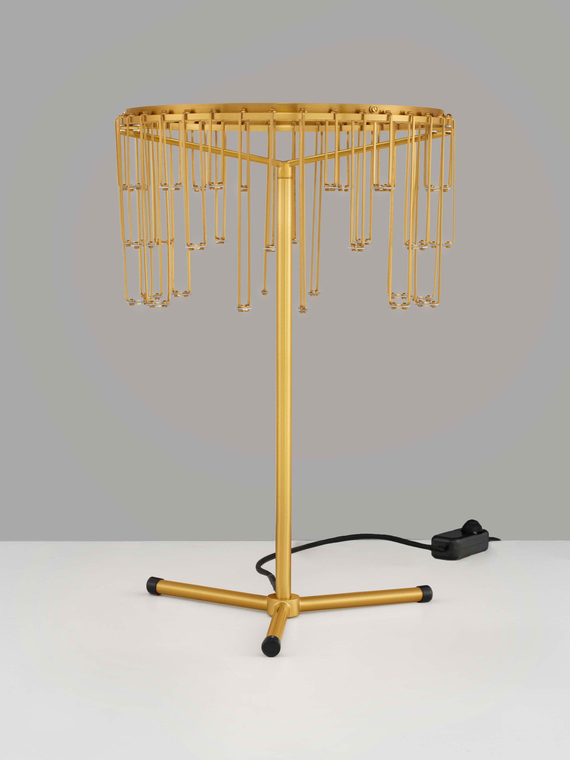 STELLAR | W 30 H 45 D 30 cm | 16 W | 3000 K | 1092 lm | IP20 | Gold | Aluminum/Copper