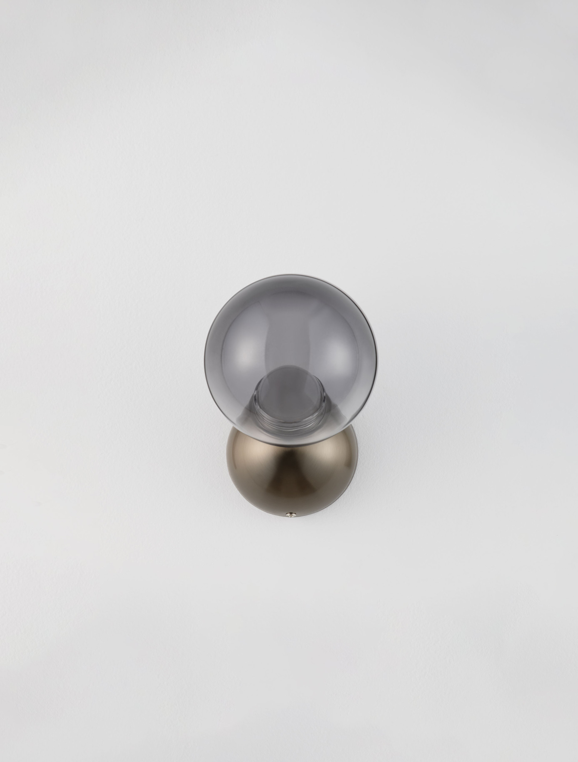 SILENZIO | W 16.5 H 17.3 D 13 cm | 6 W | 3000 K | 265 lm | IP20 | Gray | Glass/Metal