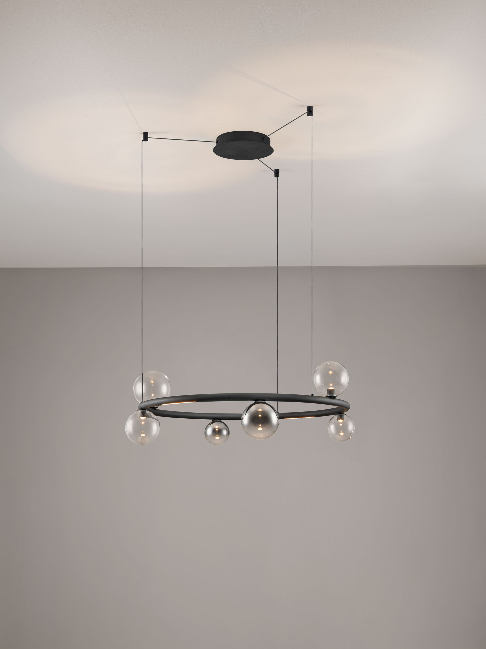 CELSO | H 220 D 75 cm | 30 W | 3000 K | 2319 lm | IP20 | Μαύρο/Διάφανο/Smokey | Ατσάλι/Γυαλί/Αλουμίνιο
