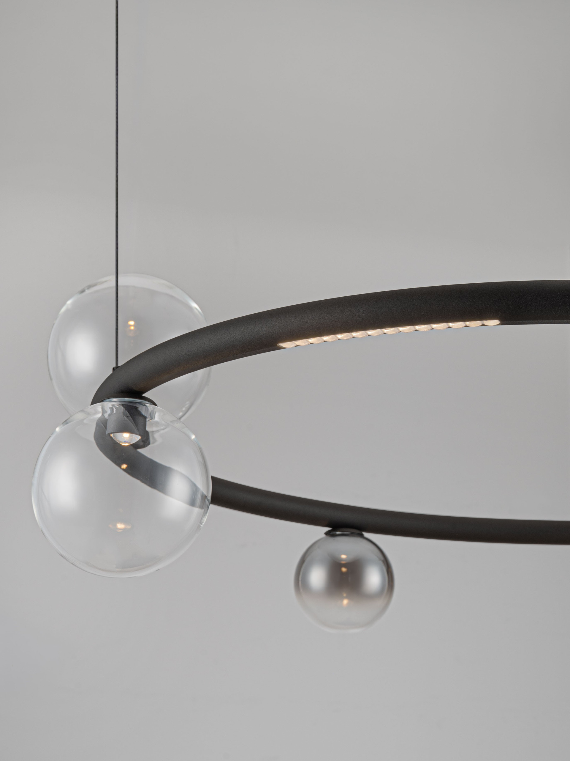 CELSO | H 220 D 75 cm | 30 W | 3000 K | 2319 lm | IP20 | Μαύρο/Διάφανο/Smokey | Ατσάλι/Γυαλί/Αλουμίνιο