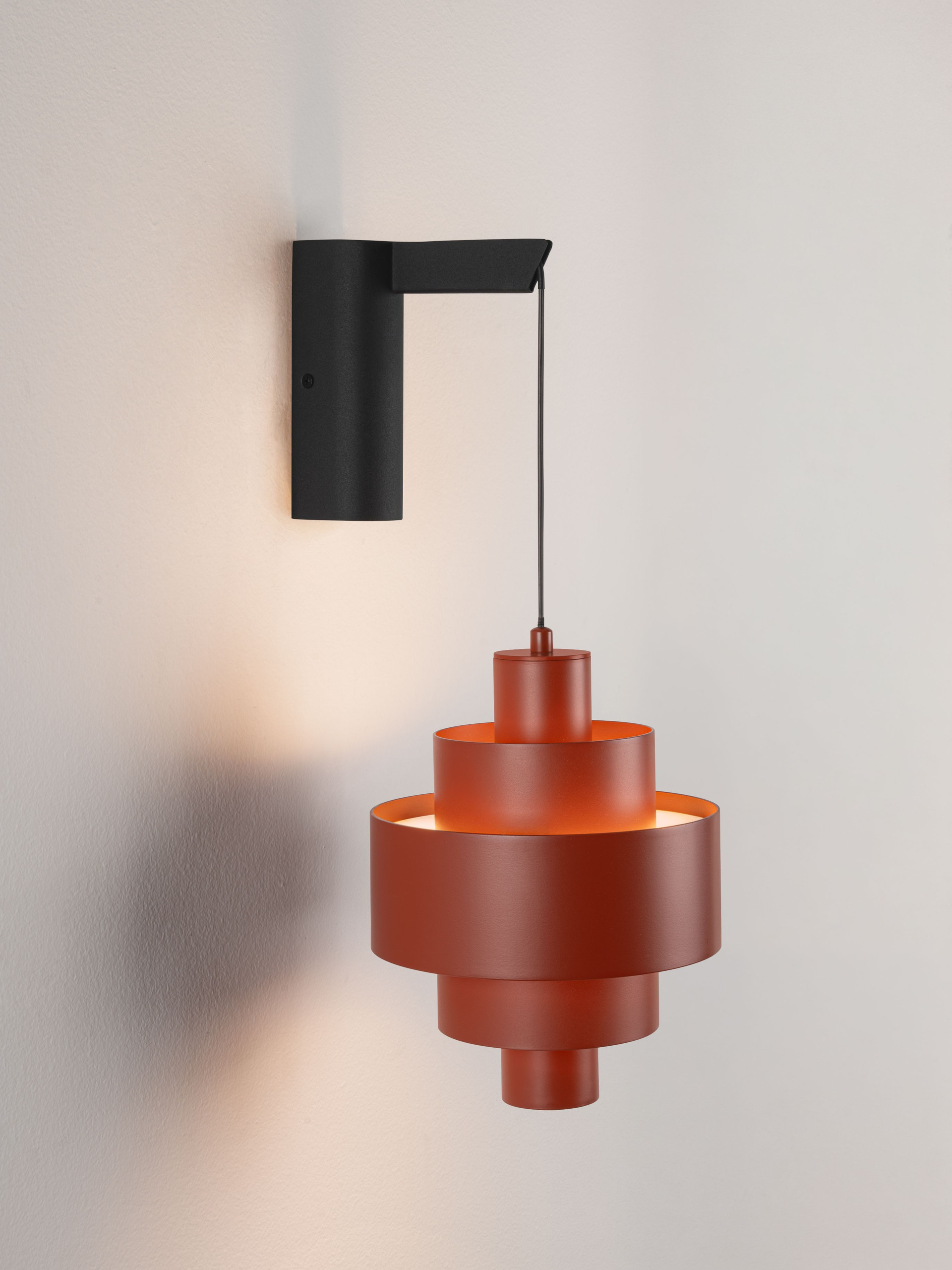 MINDY | W 23 H 42.5 D 18 cm | 19 W | 3000 K | 463 lm | IP20 | Κόκκινο | Ατσάλι/Αλουμίνιο/Ακρυλικό
