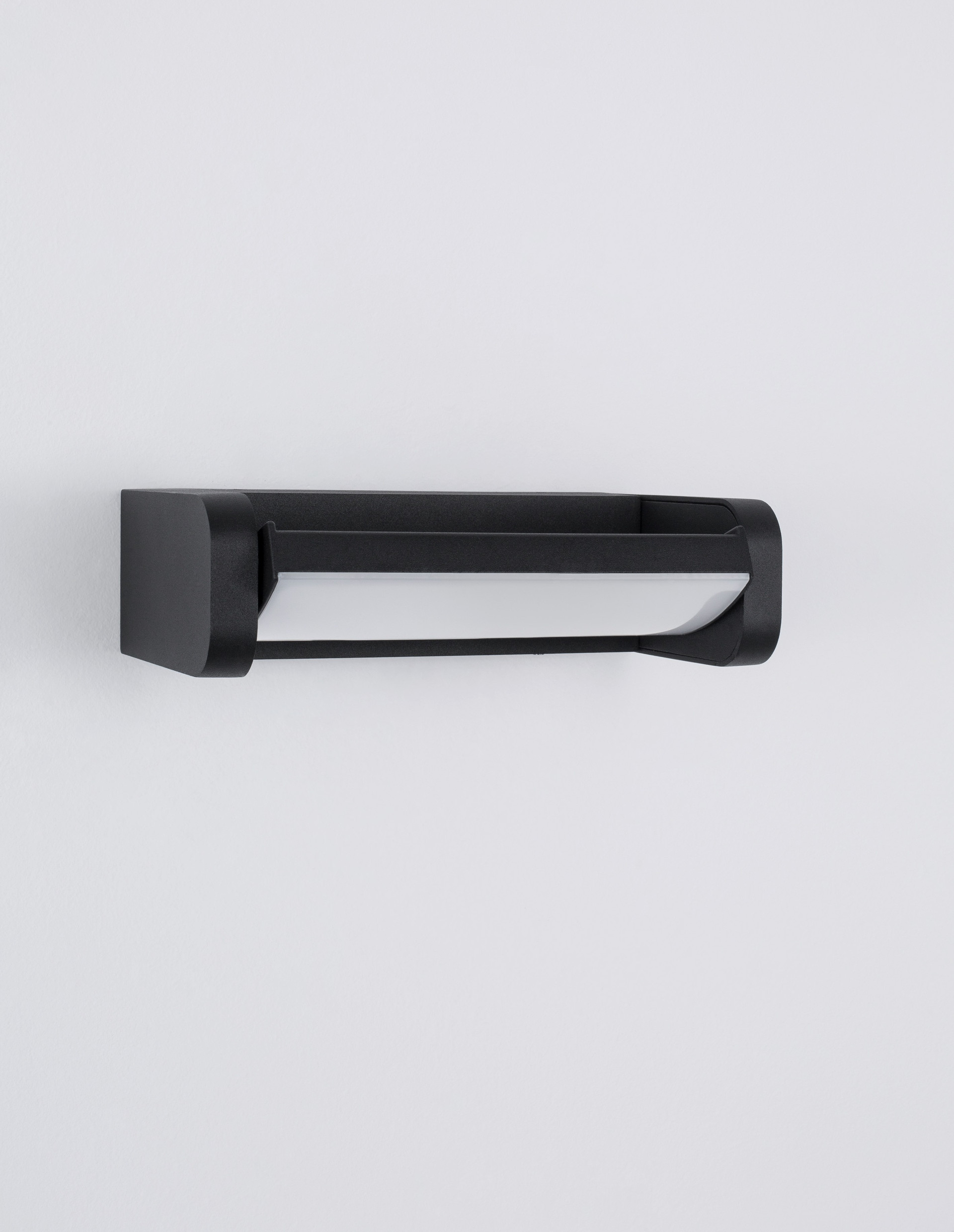 VOLVEL | L 20 W 11 H 6 cm | 7 W | 3000 K | 719 lm | IP54 | Schwarz | Aluminium