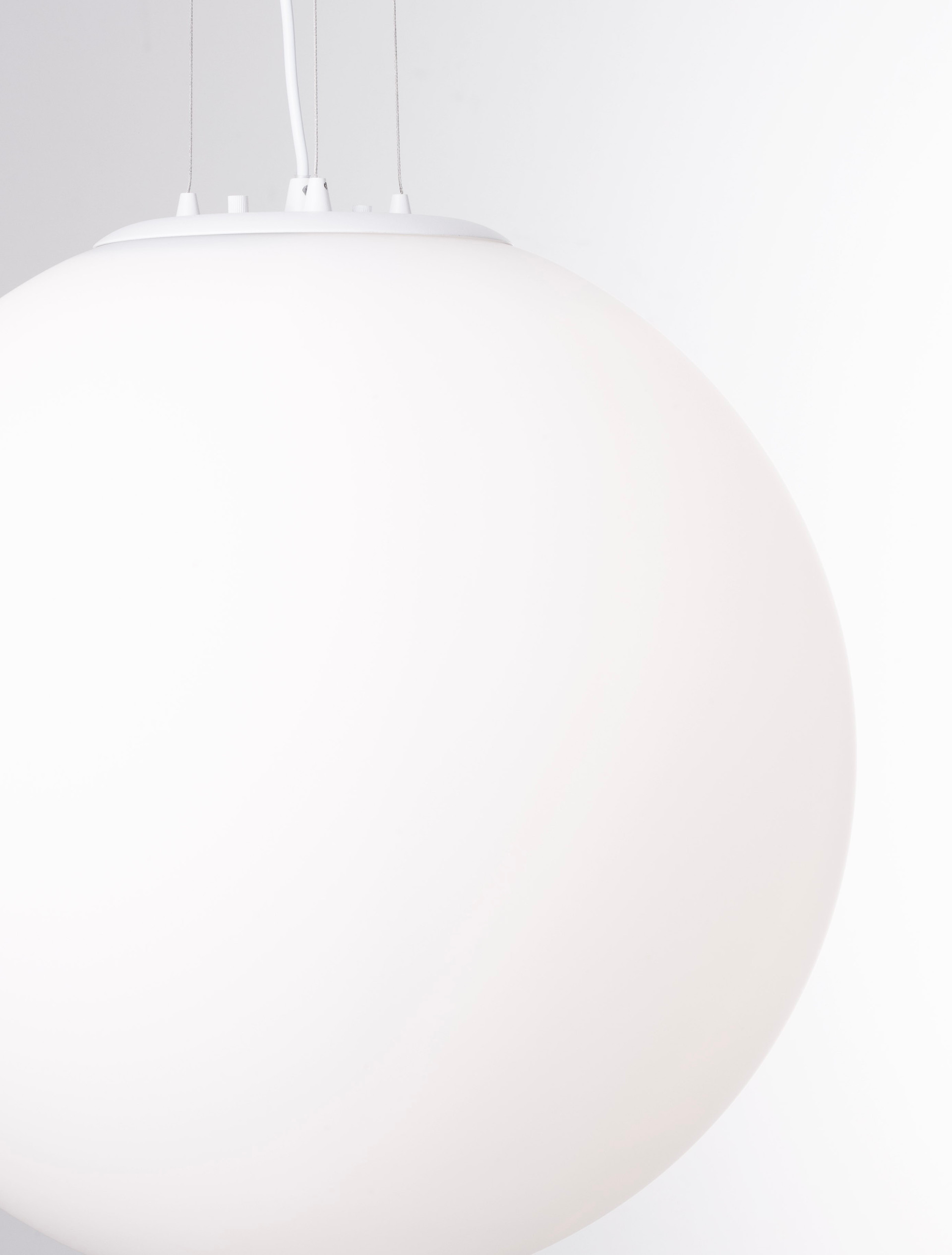 NEVOSO | H 130 D 50 cm | 12 W | IP20 | White | Glass/Metal