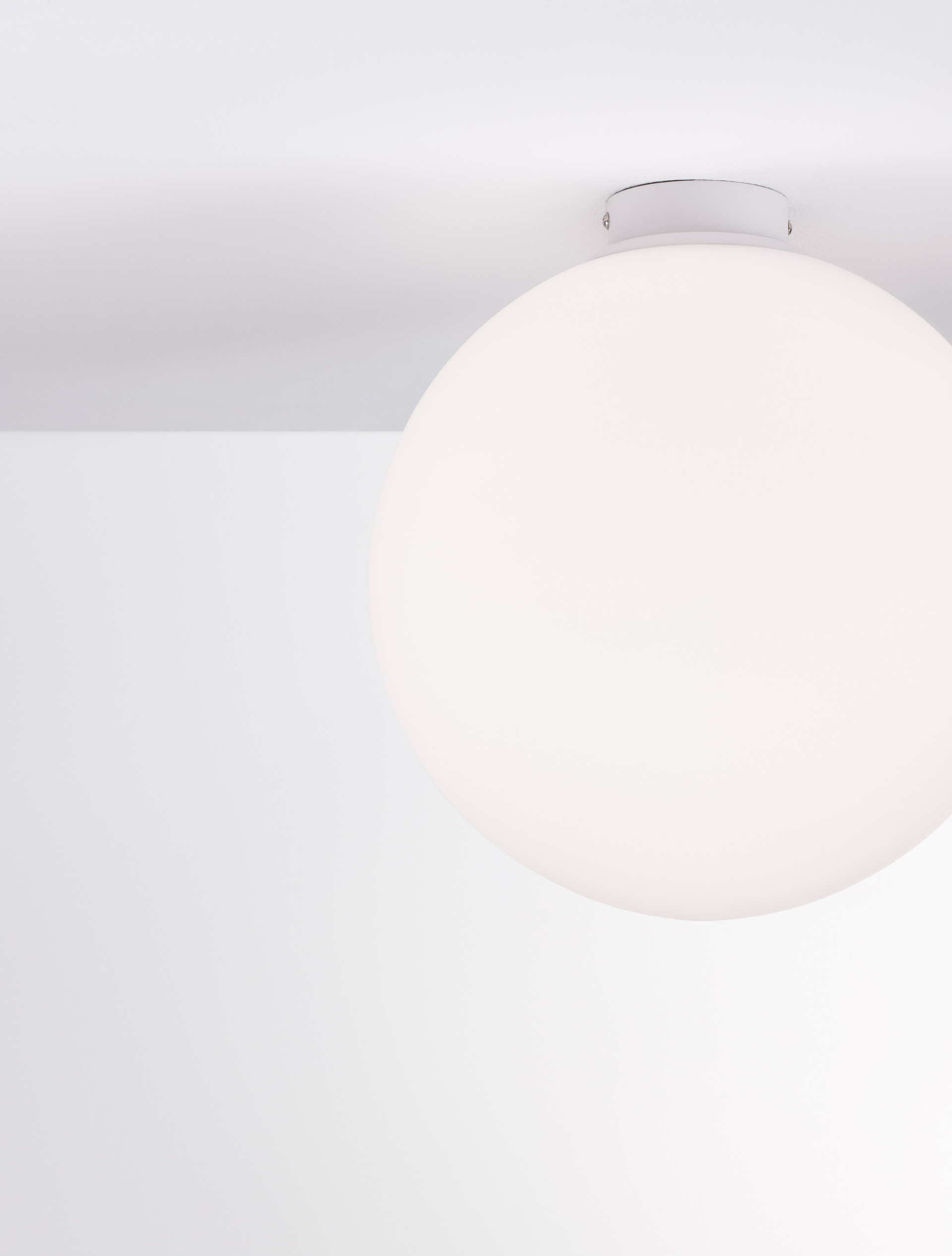 NEVOSO | H 32 D 30 cm | 12 W | IP20 | White | Glass/Metal