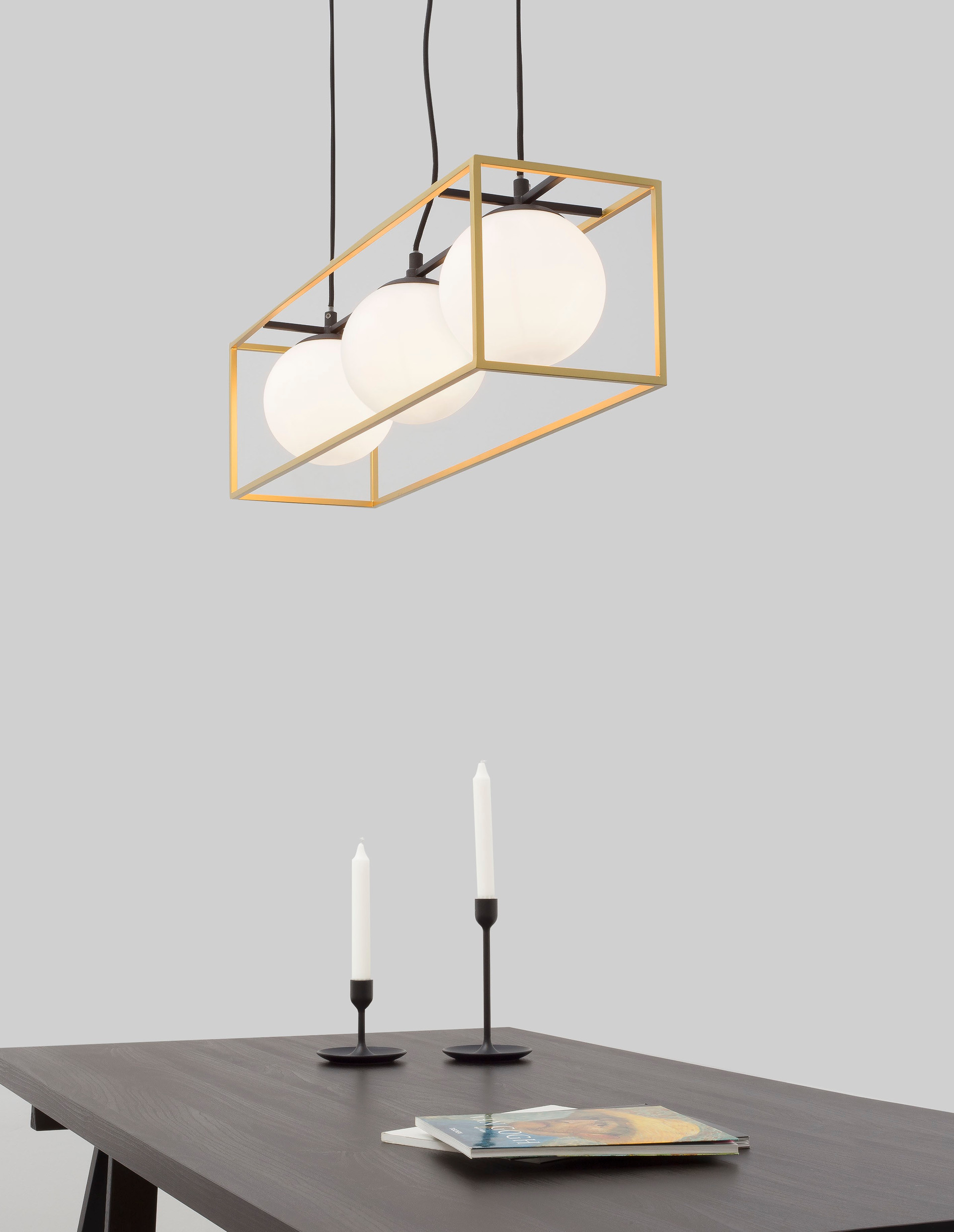 JULIET | L 70 W 18 H 120 cm | 15 W | IP20 | Black/White/Brass | Glass/Metal