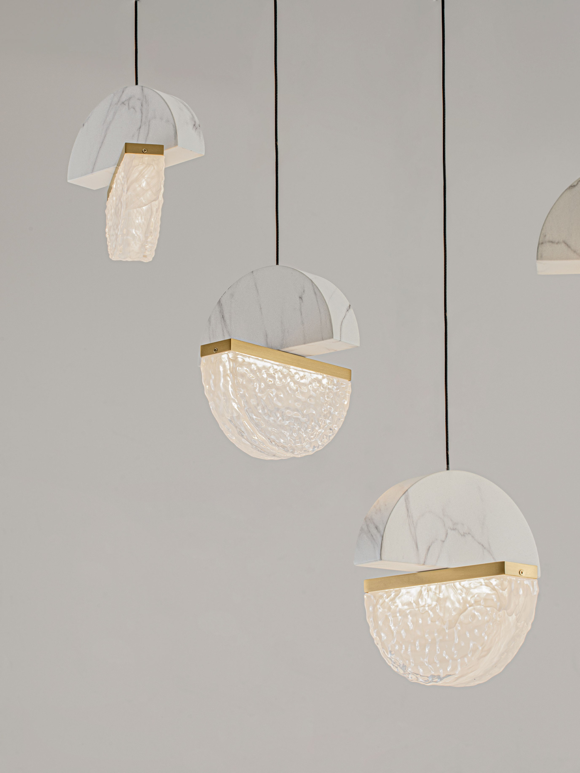DORIN | L 104 W 16 H 150 cm | 30 W | 3000 K | 2168 lm | IP20 | Black/White/Gold | Glass/Aluminum/Metal/Artificial Marble