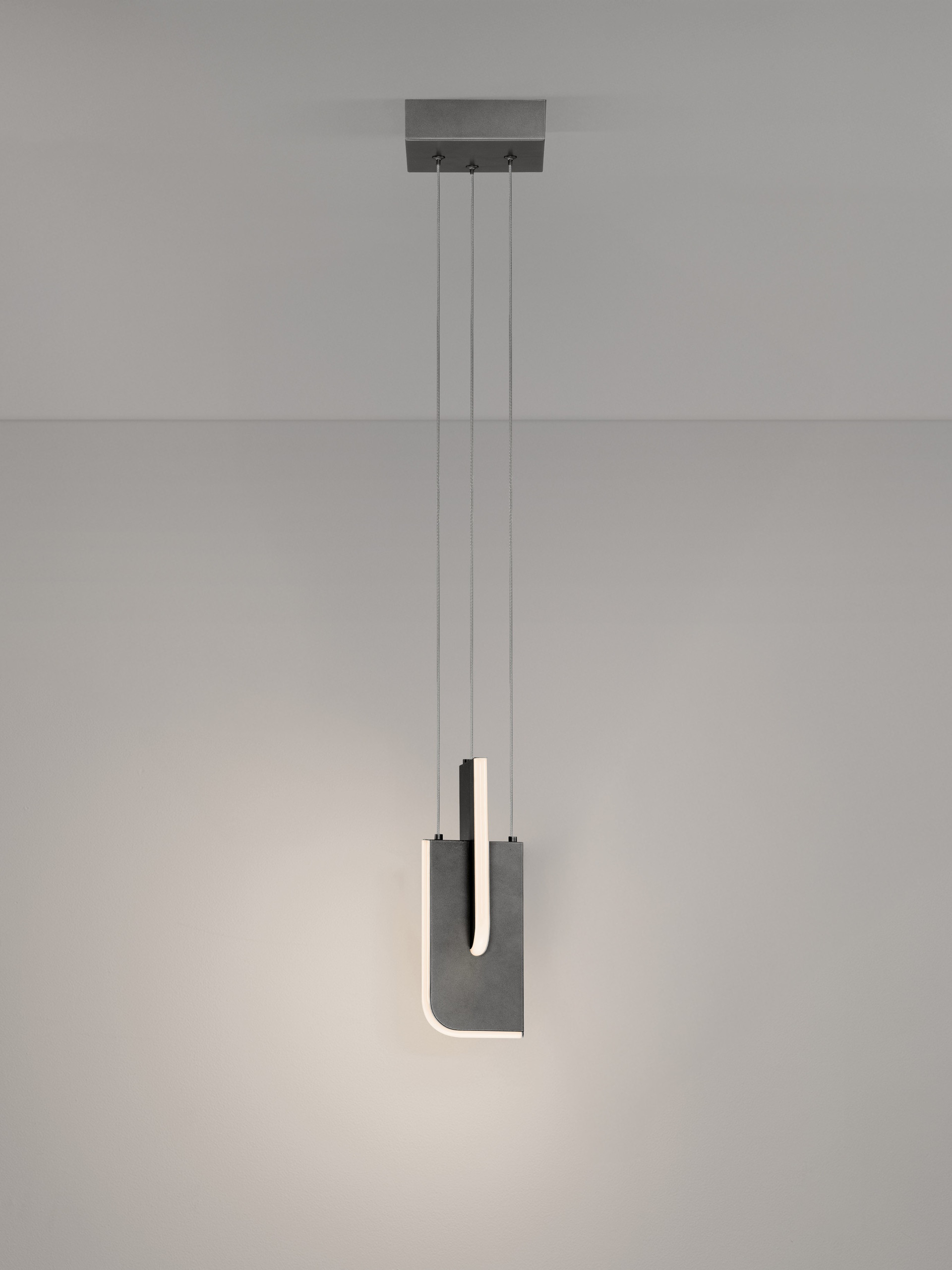TOTEM | L 15 W 15 H 200 cm | 9 W | 3000 K | 380 lm | IP20 | Anthracite | Metal/Acrylic