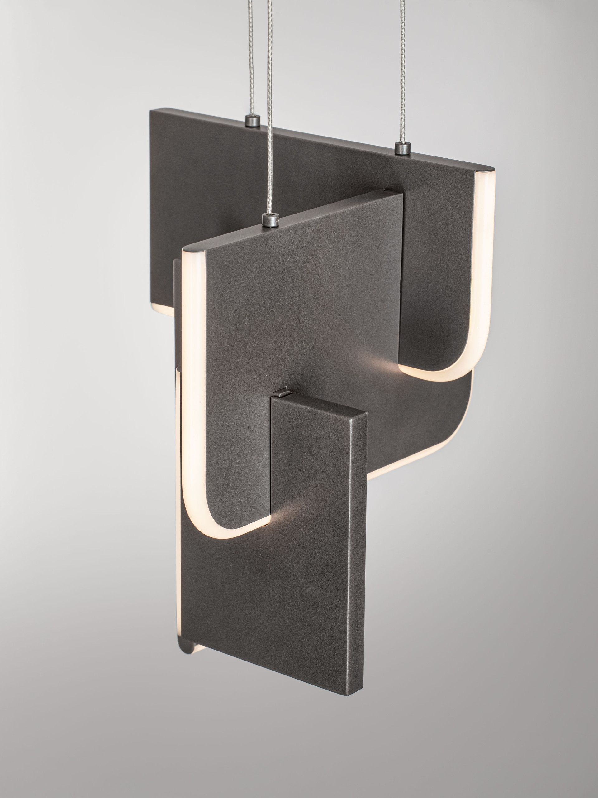 TOTEM | L 24.6 W 25.3 H 200 cm | 20 W | 2700 K | 796 lm | IP20 | Anthracite | Metal/Acrylic